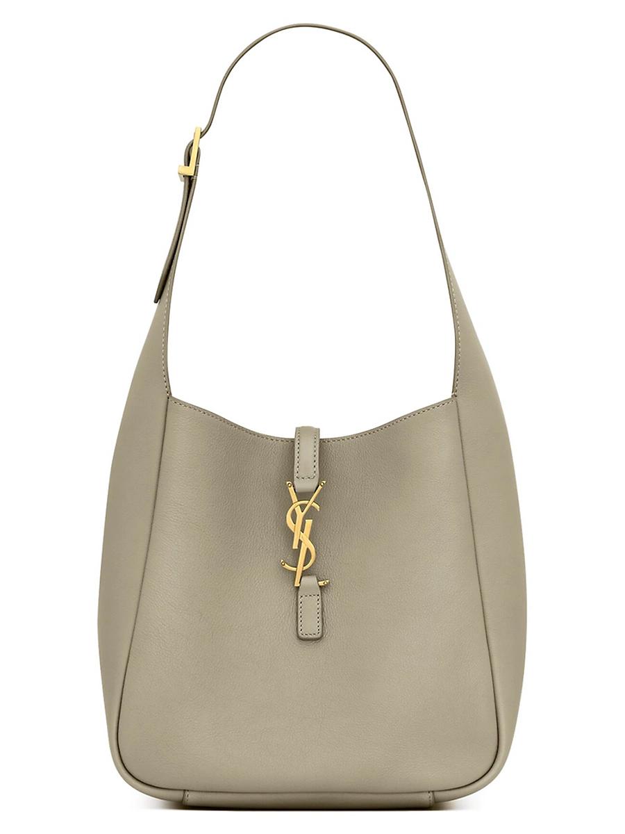 Womens Le 5 7 Supple Small Shoulder Bag in Grained Leather Product Image