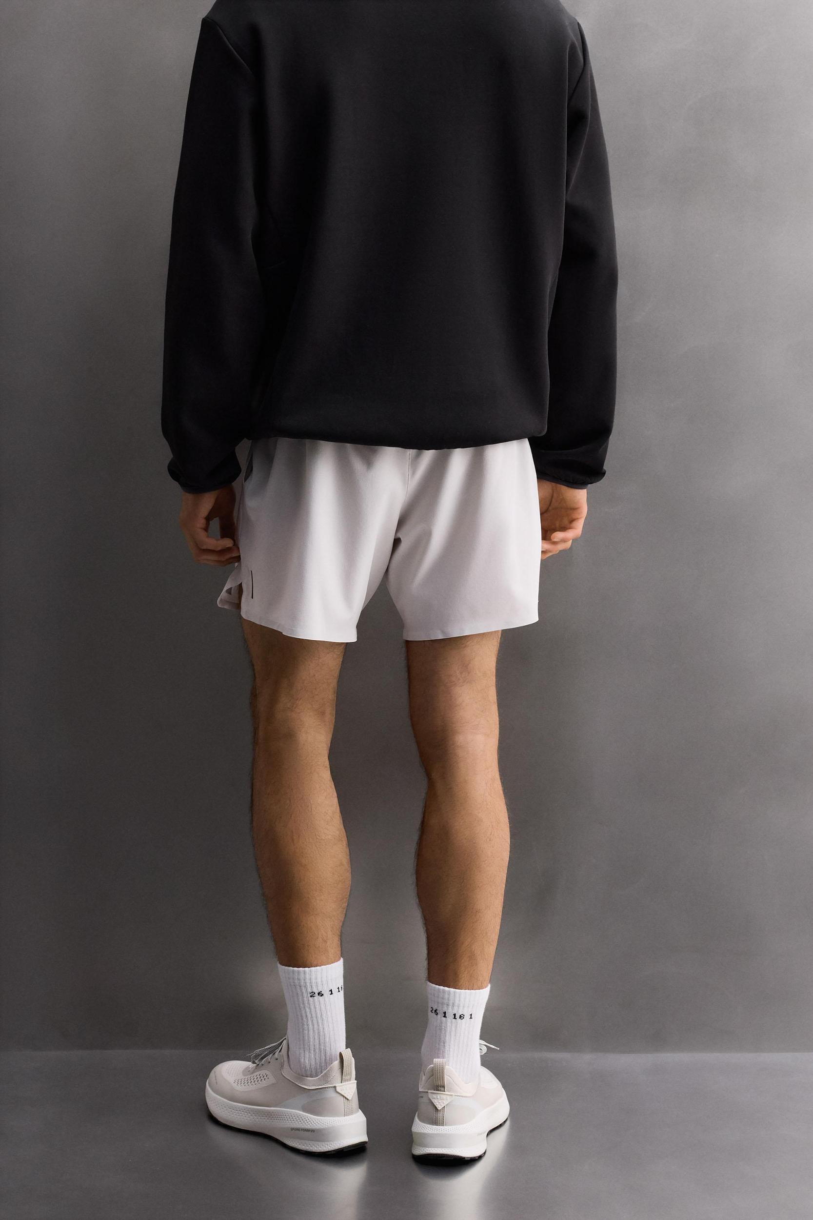 BASIC TRAINING SHORTS Product Image