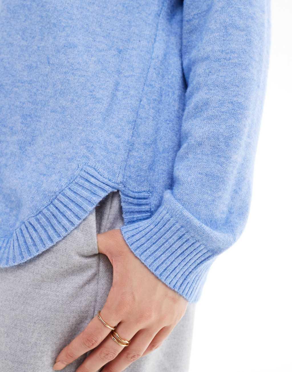 Only Curve v neck sweater in blue  Product Image
