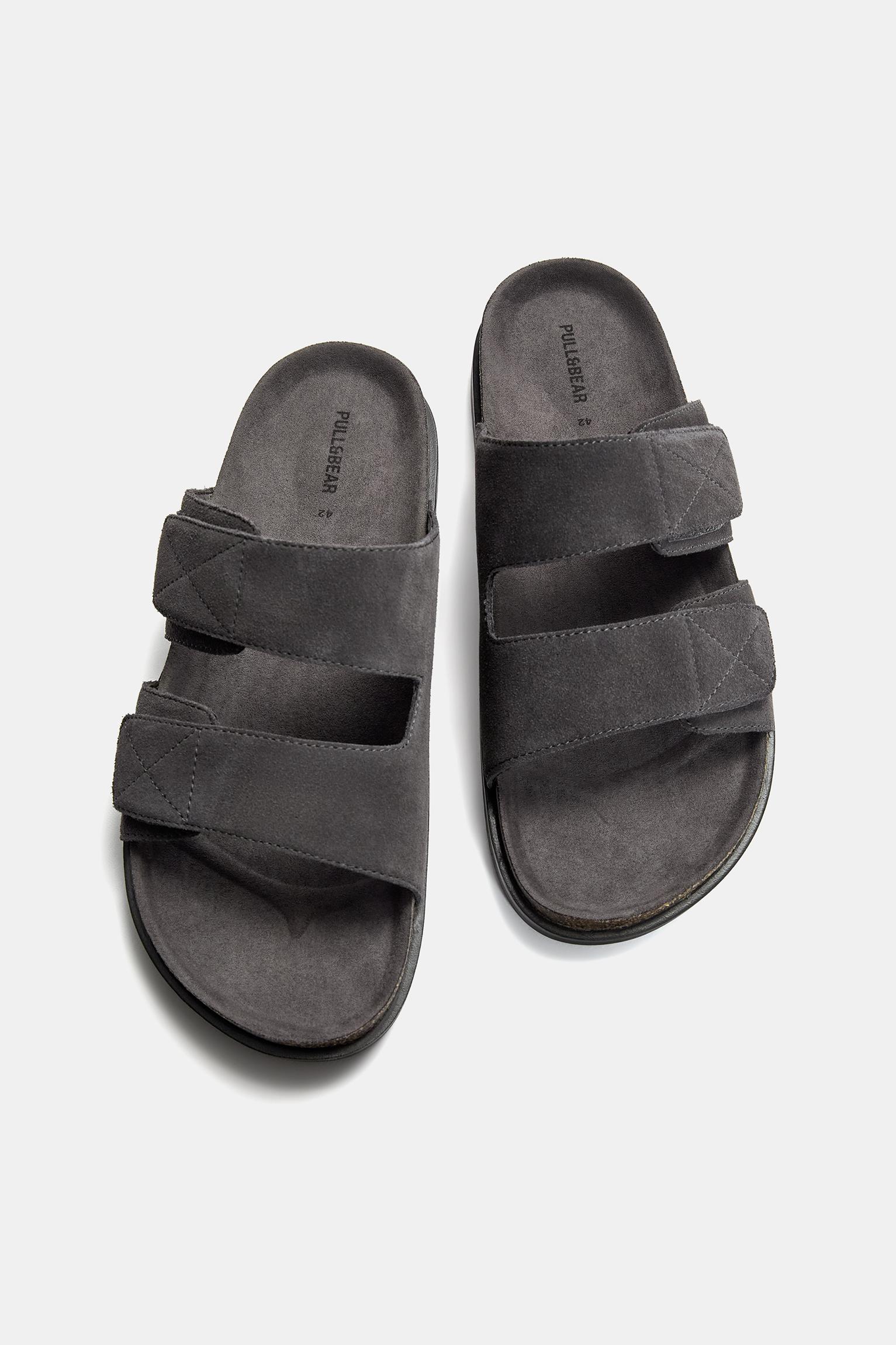 Leather flat sandals Product Image