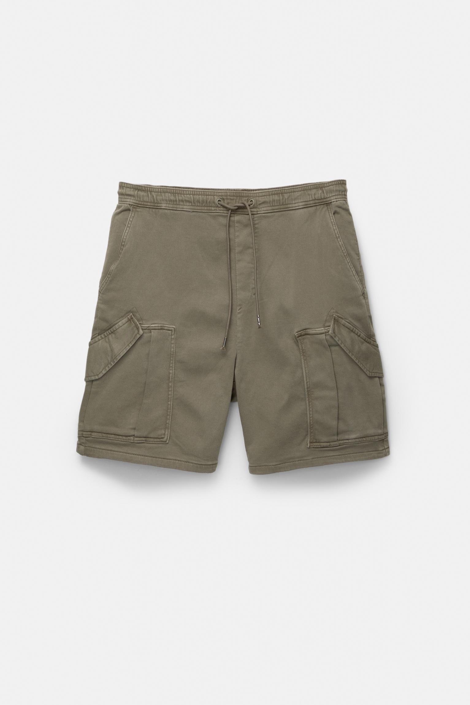 Comfort cargo Bermuda shorts Product Image