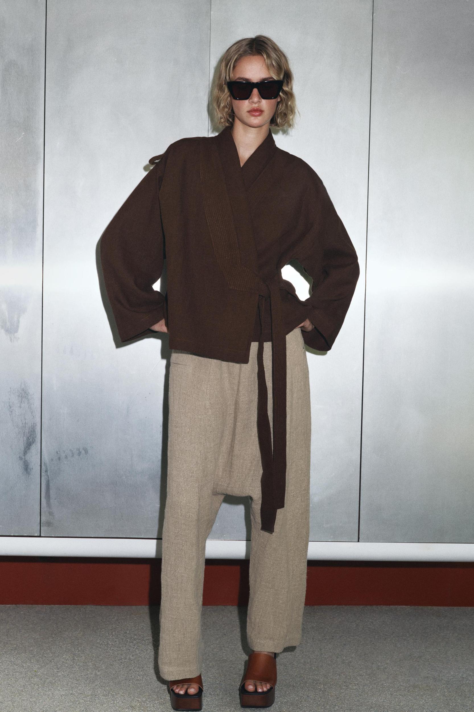 LIMITED EDITION 100% LINEN LOW-RISE PANTS Product Image