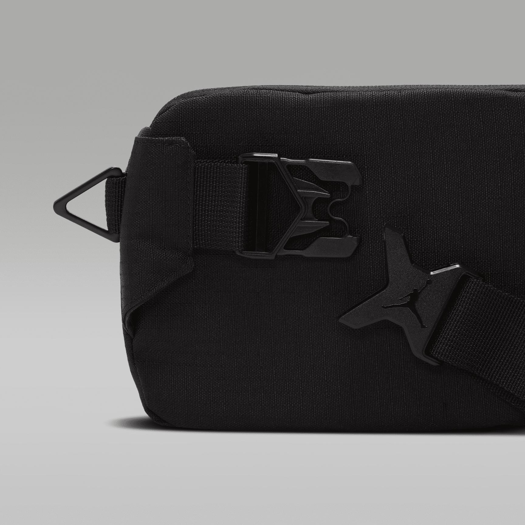 Jordan Franchise Crossbody Bag (2L) Product Image