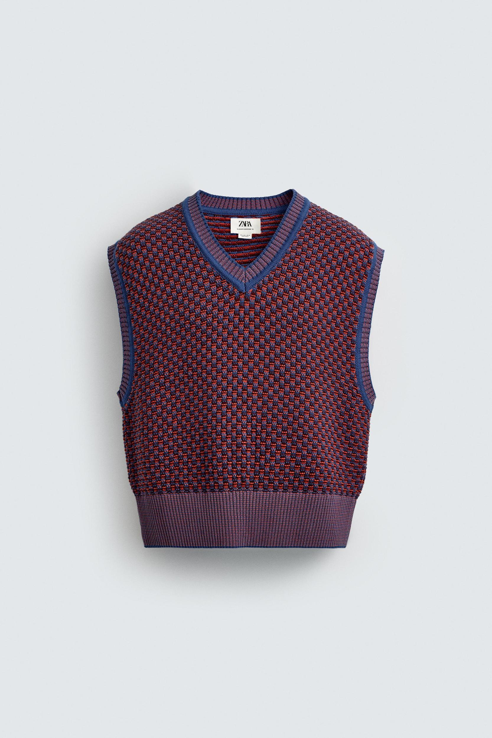 CONTRAST KNIT VEST Product Image