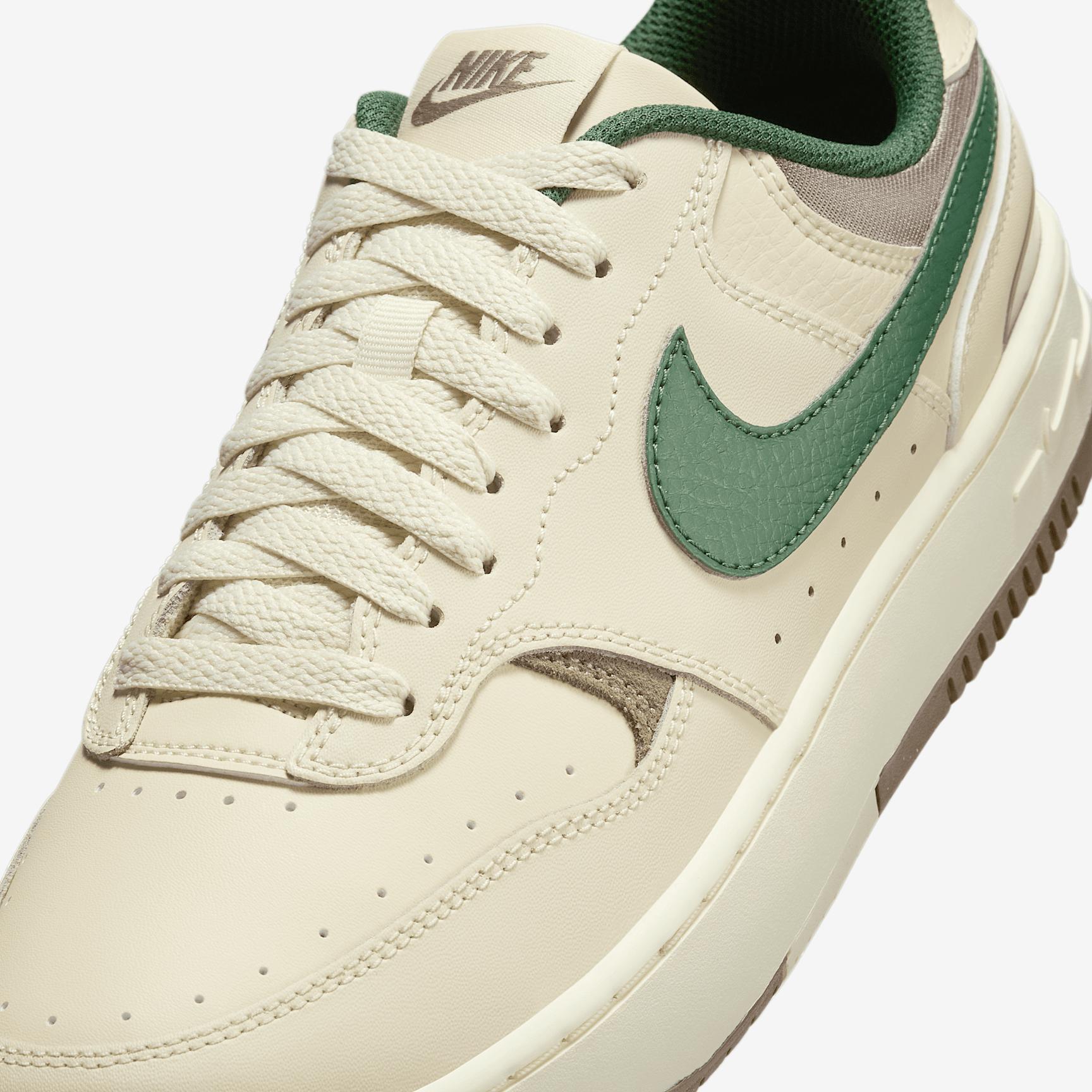 Nike Women's Gamma Force Shoes Product Image