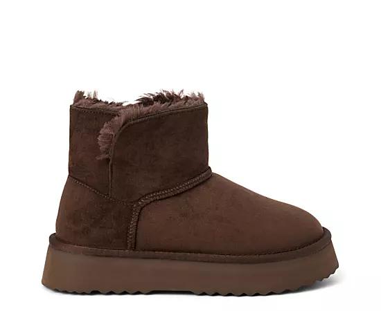 Beach Womens Yukon Shearling Boot Faux Furr Product Image