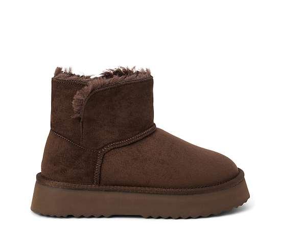 Beach Womens Yukon Shearling Boot Faux Furr Product Image