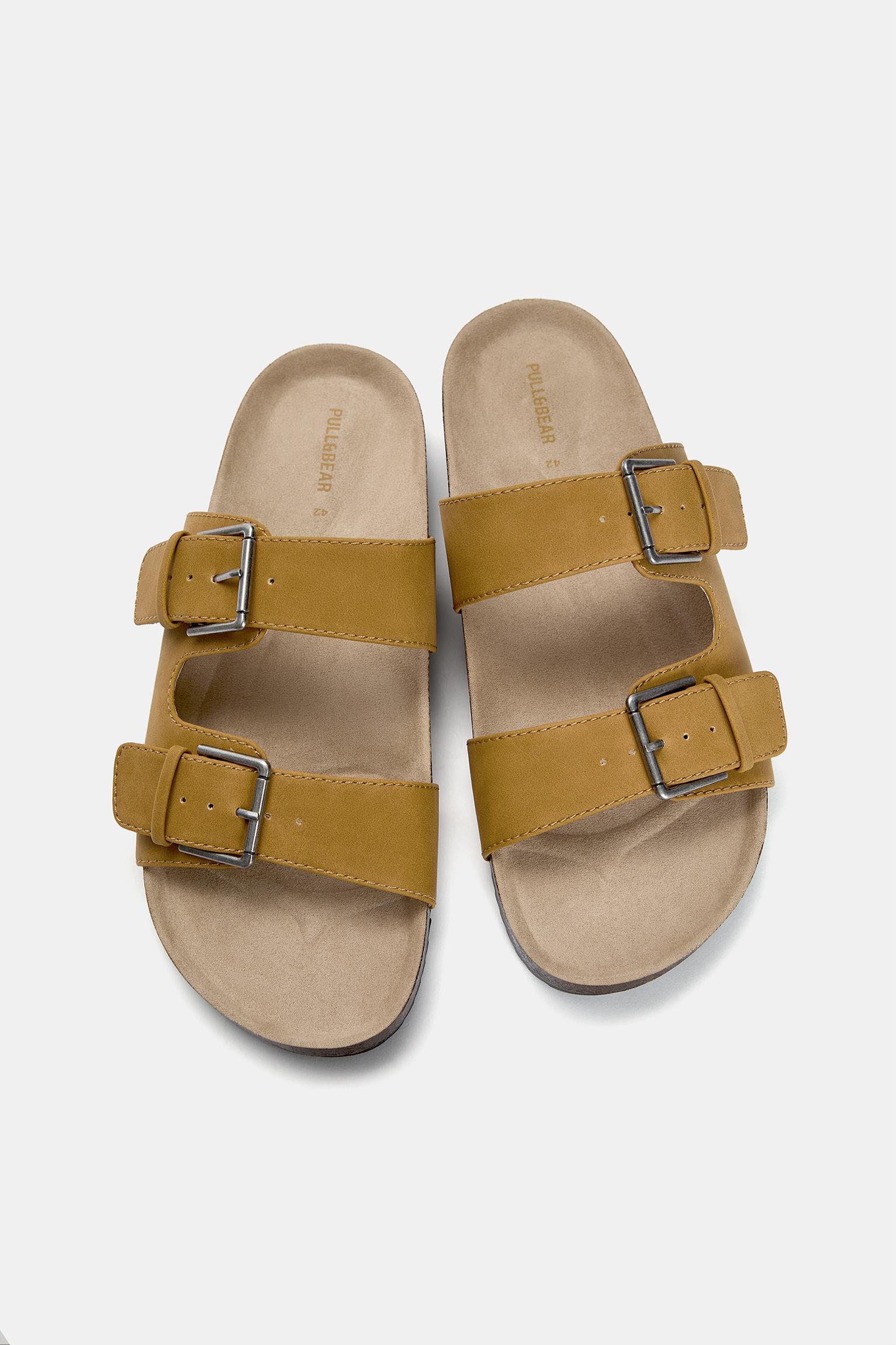 Buckled sandals Product Image