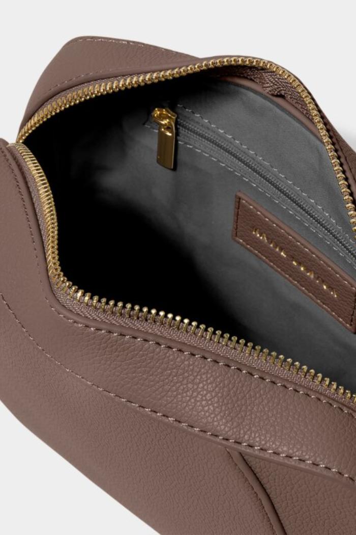 Hana Crossbody | Chocolate Product Image