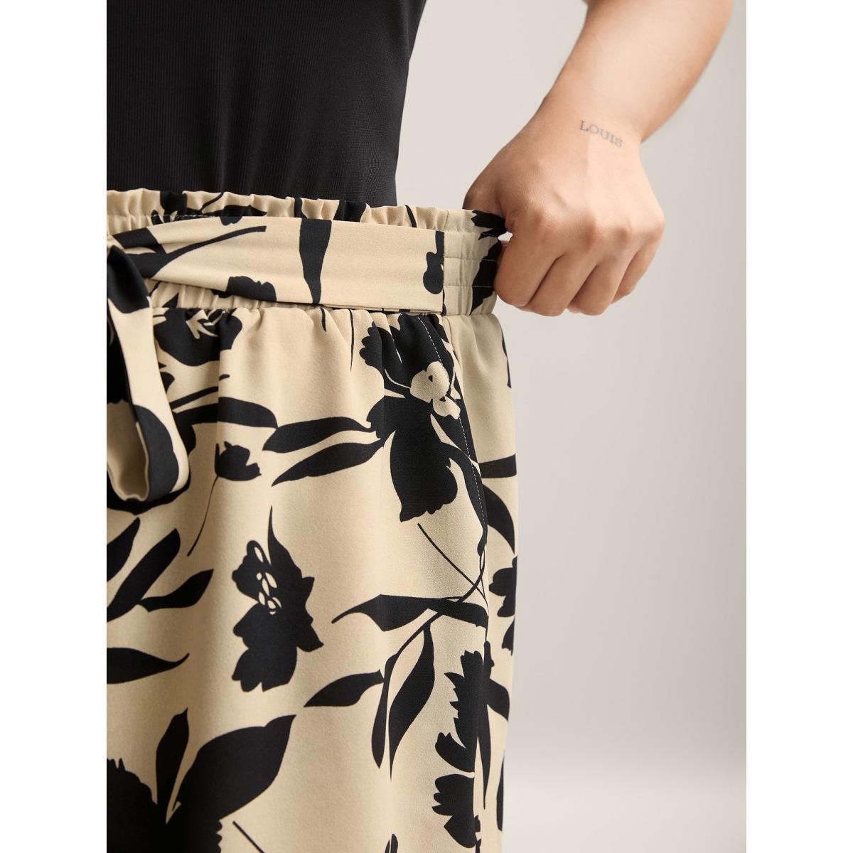 Plus Size Large Flower Print Belted Straight-Leg Shorts Women LightBrown Elegant Tie knot Straight Leg Everyday-Elegant Shorts BloomChic 28/5X Product Image