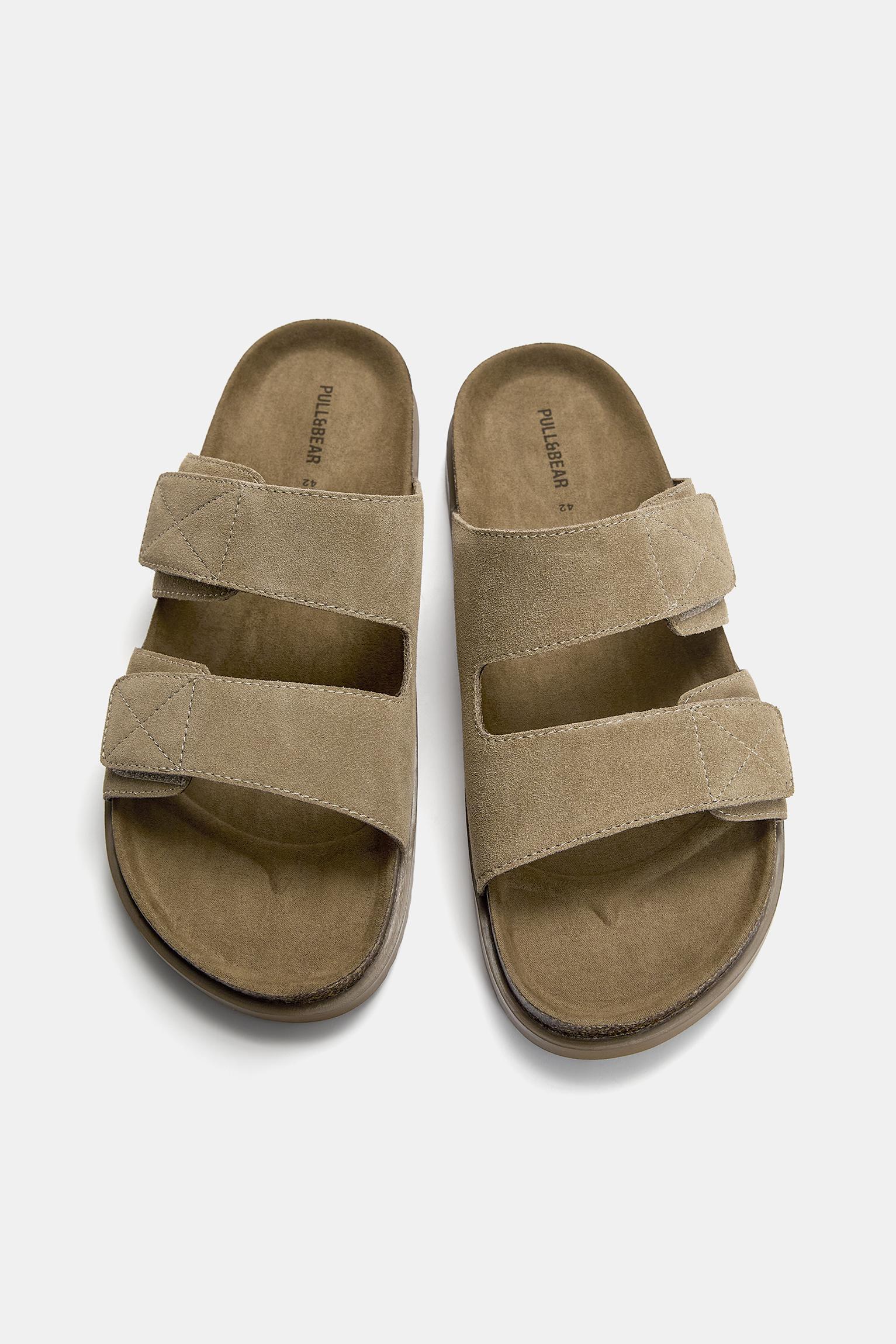 Leather flat sandals Product Image