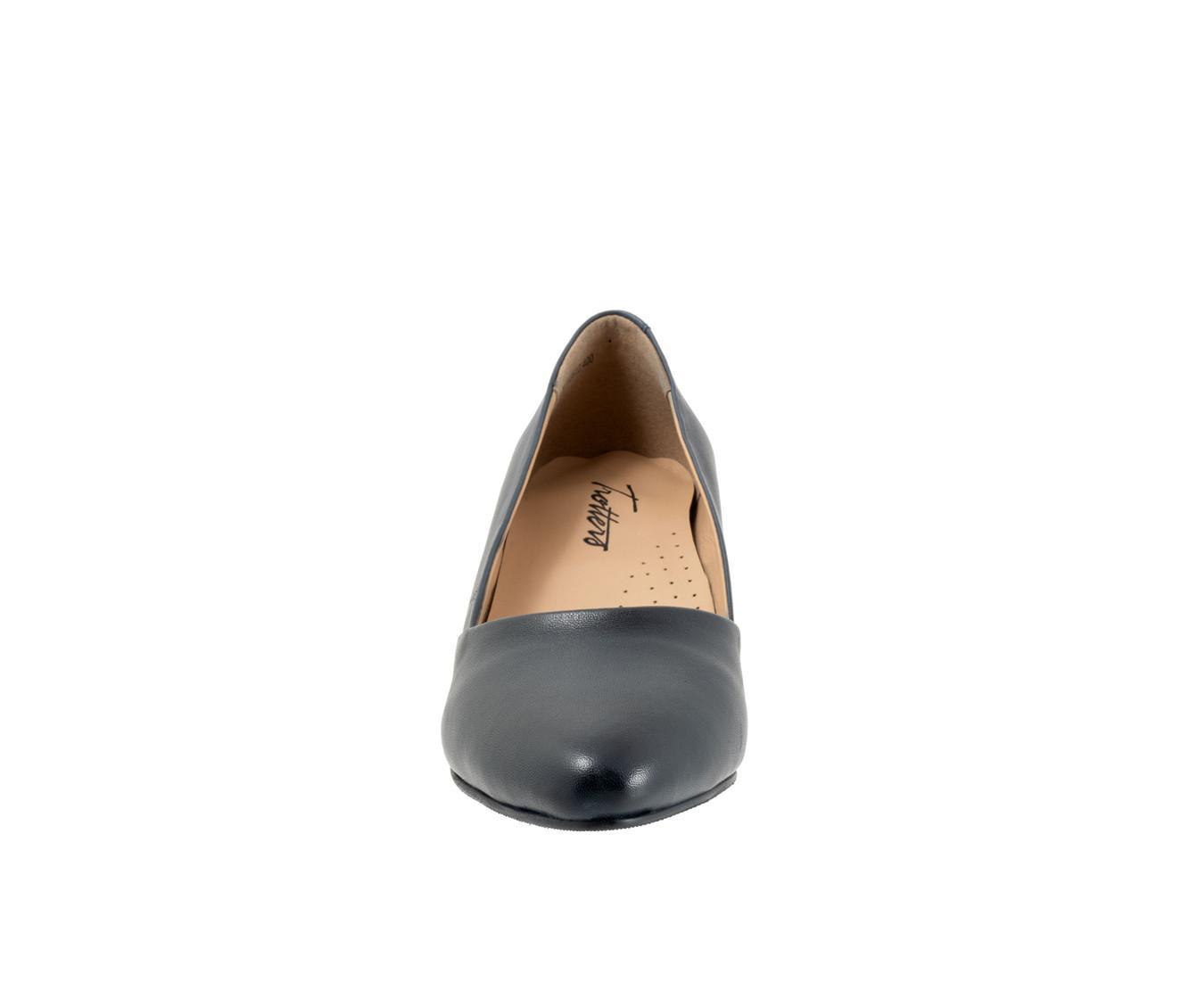 Women's Trotters Kylie Pumps Product Image