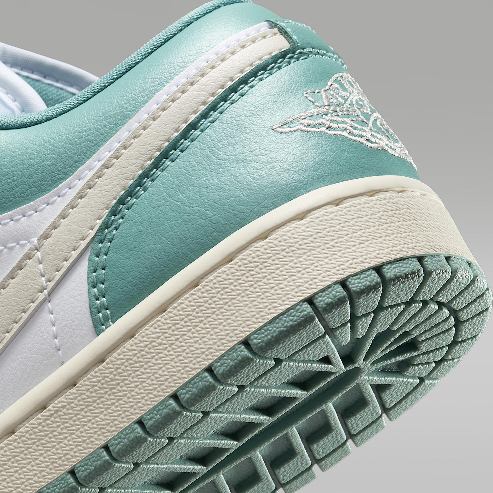 Womens Air Jordan 1 Low Shoes | DC0774-138 Product Image