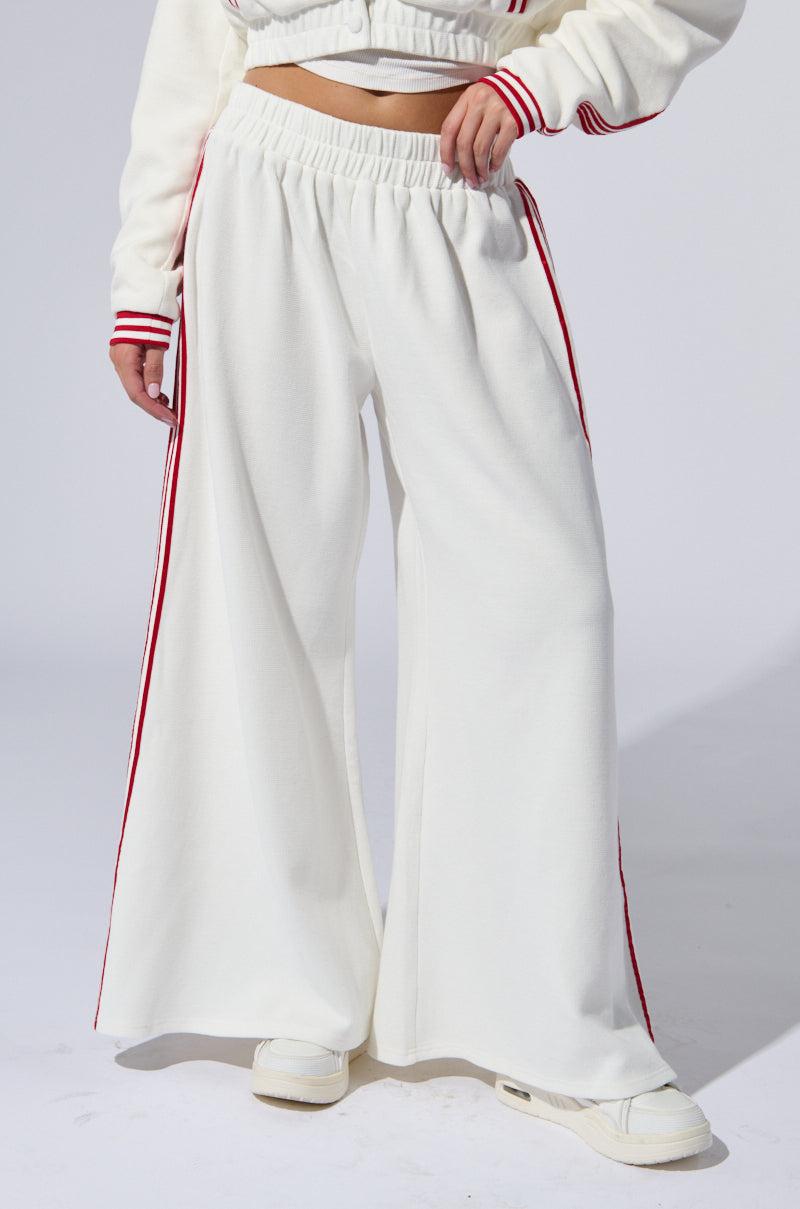 LULA WAFFLE KNIT SPORTY PANTS IN WHITE Product Image