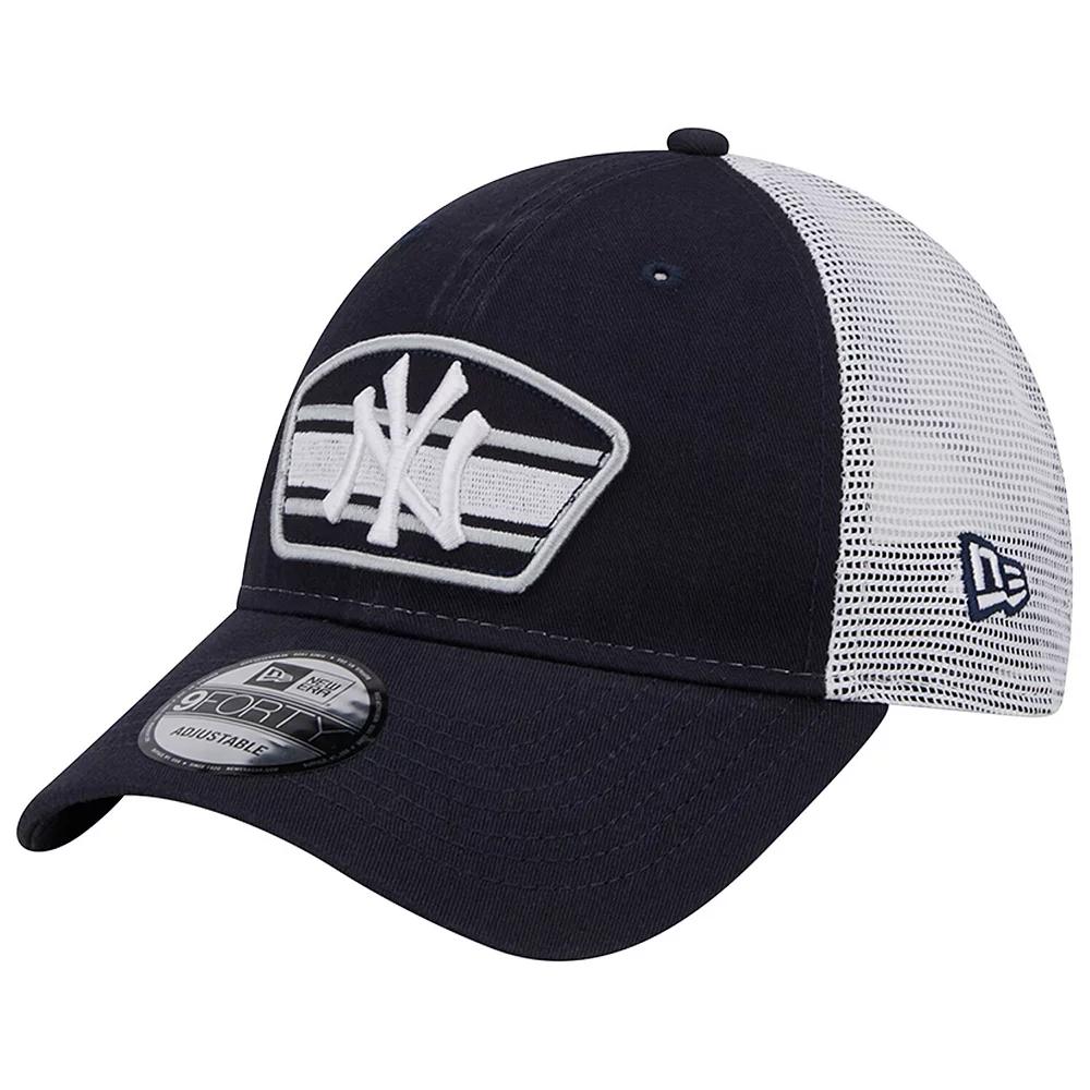 Men's New Era Navy/White New York Yankees Logo Patch 9FORTY Trucker Snapback Hat, Blue Product Image