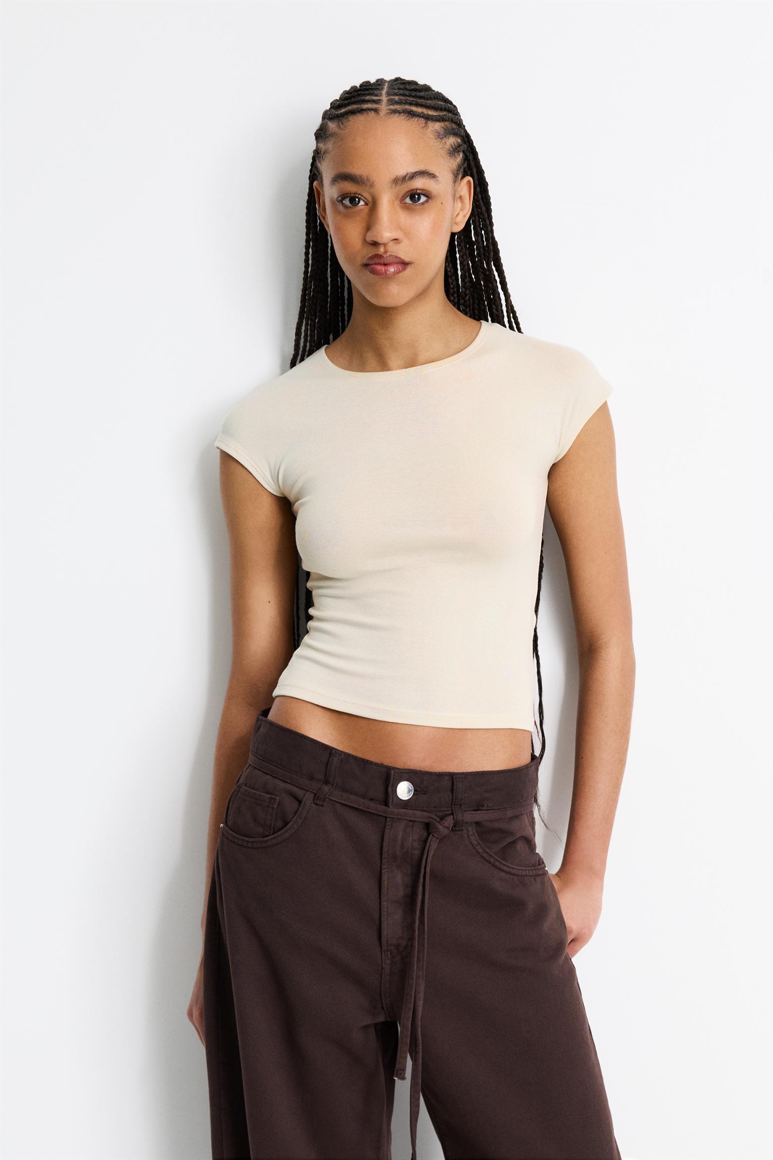 Fitted T-shirt with whole sleeves Product Image