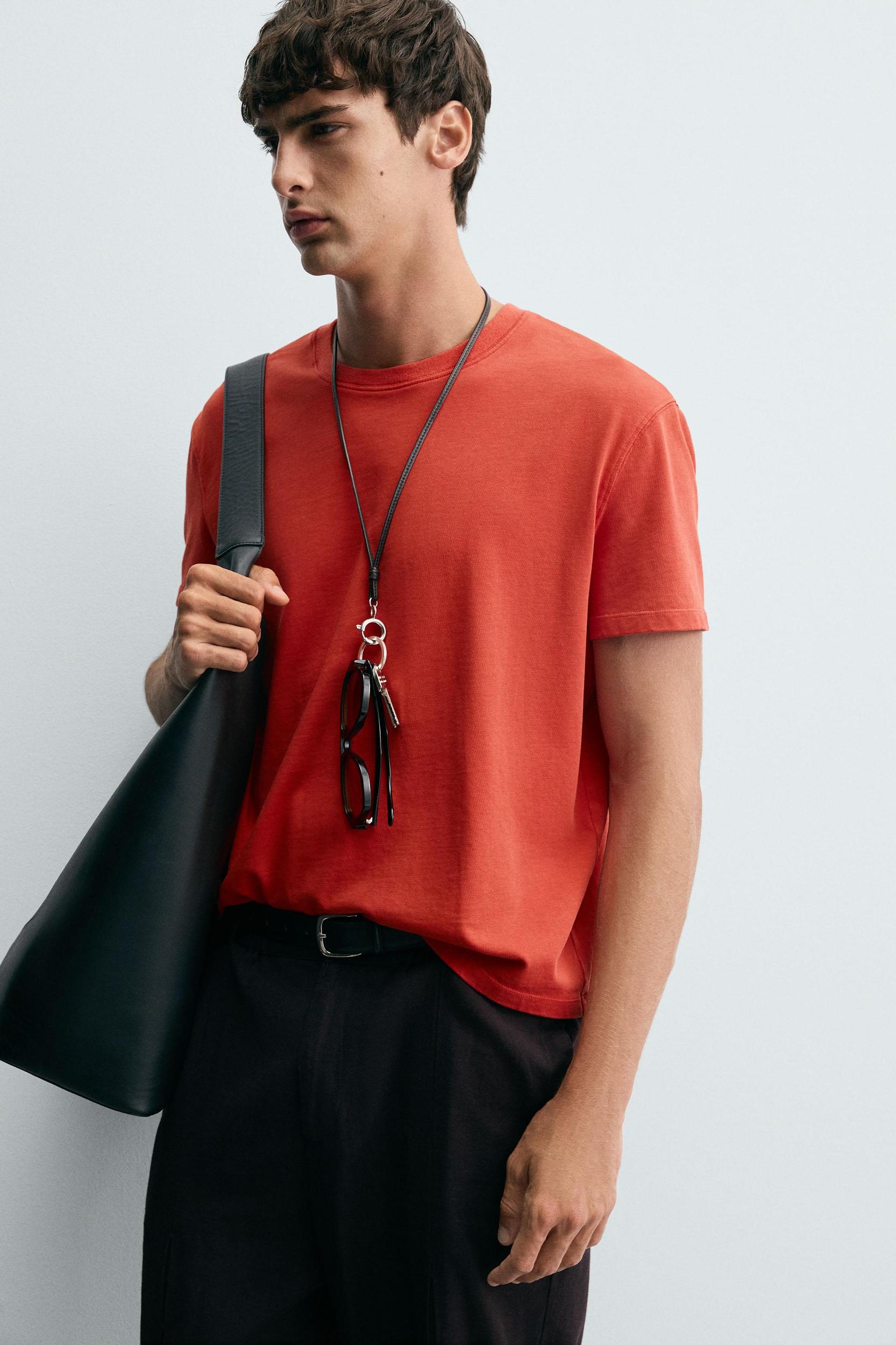 CROPPED FIT T-SHIRT Product Image