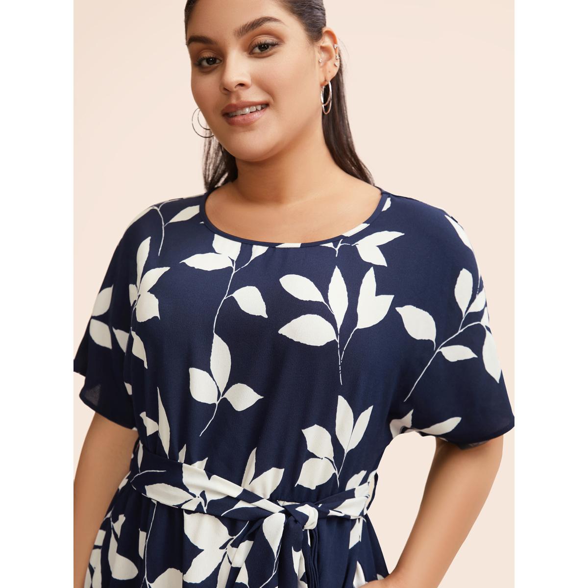 Plus Size Leaf Print Pocket Belted Dress DarkBlue Women Casual Belted Round Neck Short sleeve Curvy Midi Dress BloomChic 18-20/2X Product Image