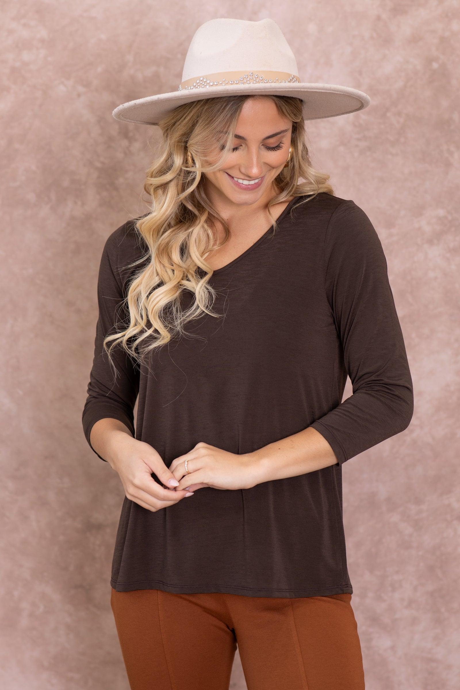 Solid Wrinkle Free V-Neck 3/4 Sleeve Knit Top Product Image