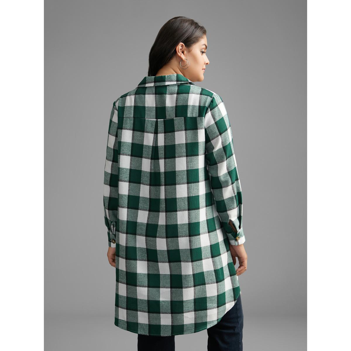 Plus Size Plaid Patched Pocket Arc Hem Jacket Women DarkGreen Button Loose Side seam pocket Everyday Jackets BloomChic 26/4X Product Image