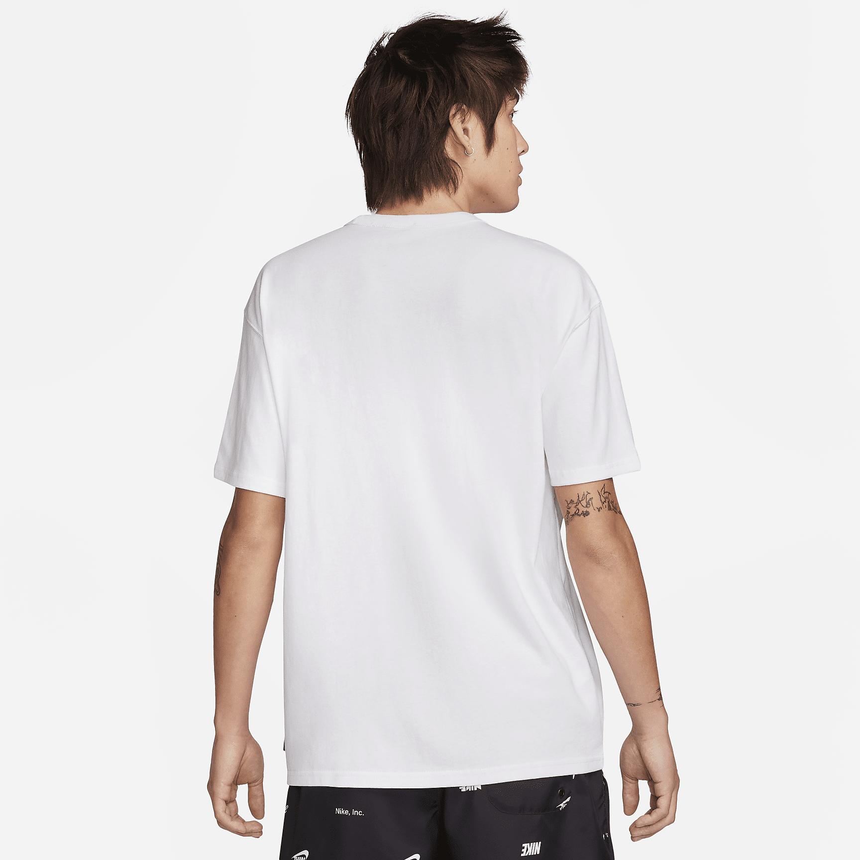 Mens Nike Sportswear Premium Essentials Pocket T-Shirt | DQ9295-101 Product Image