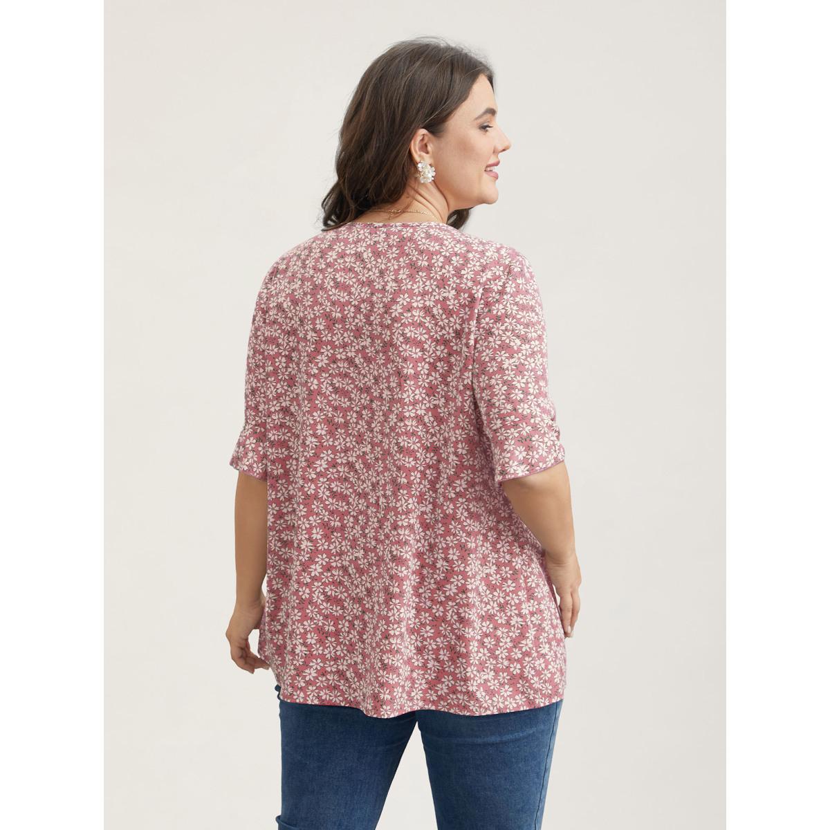 Plus Size Blush Ditsy Floral Pleated Flared Sleeve Shirt Women Timeless Half Sleeve V-neck Elegant Blouses BloomChic 26/4X Product Image