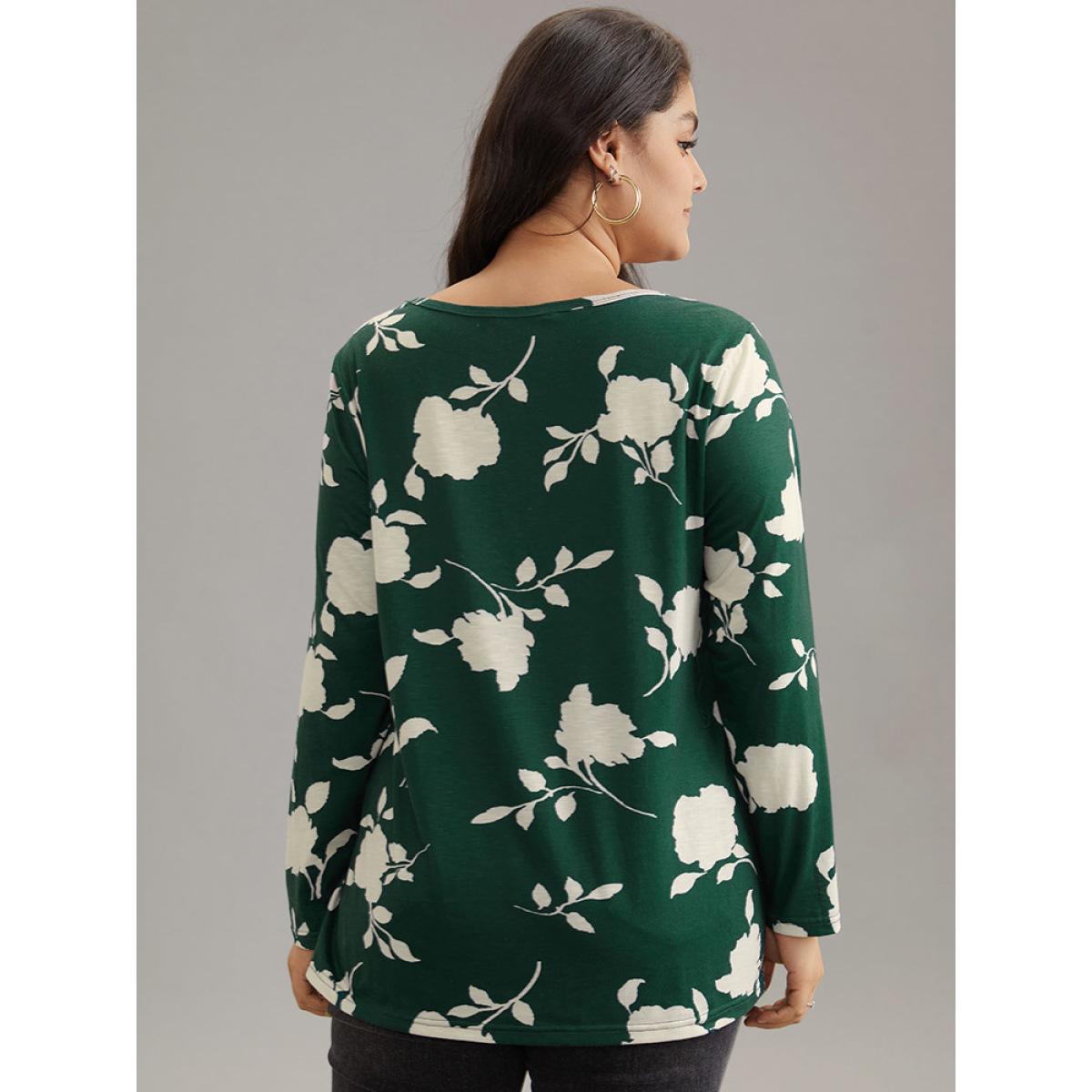 Plus Size Silhouette Floral Print Crew Neck T-shirt DarkGreen Women Casual Texture Silhouette Floral Print Round Neck Dailywear T-shirts BloomChic 22-24/3X Product Image
