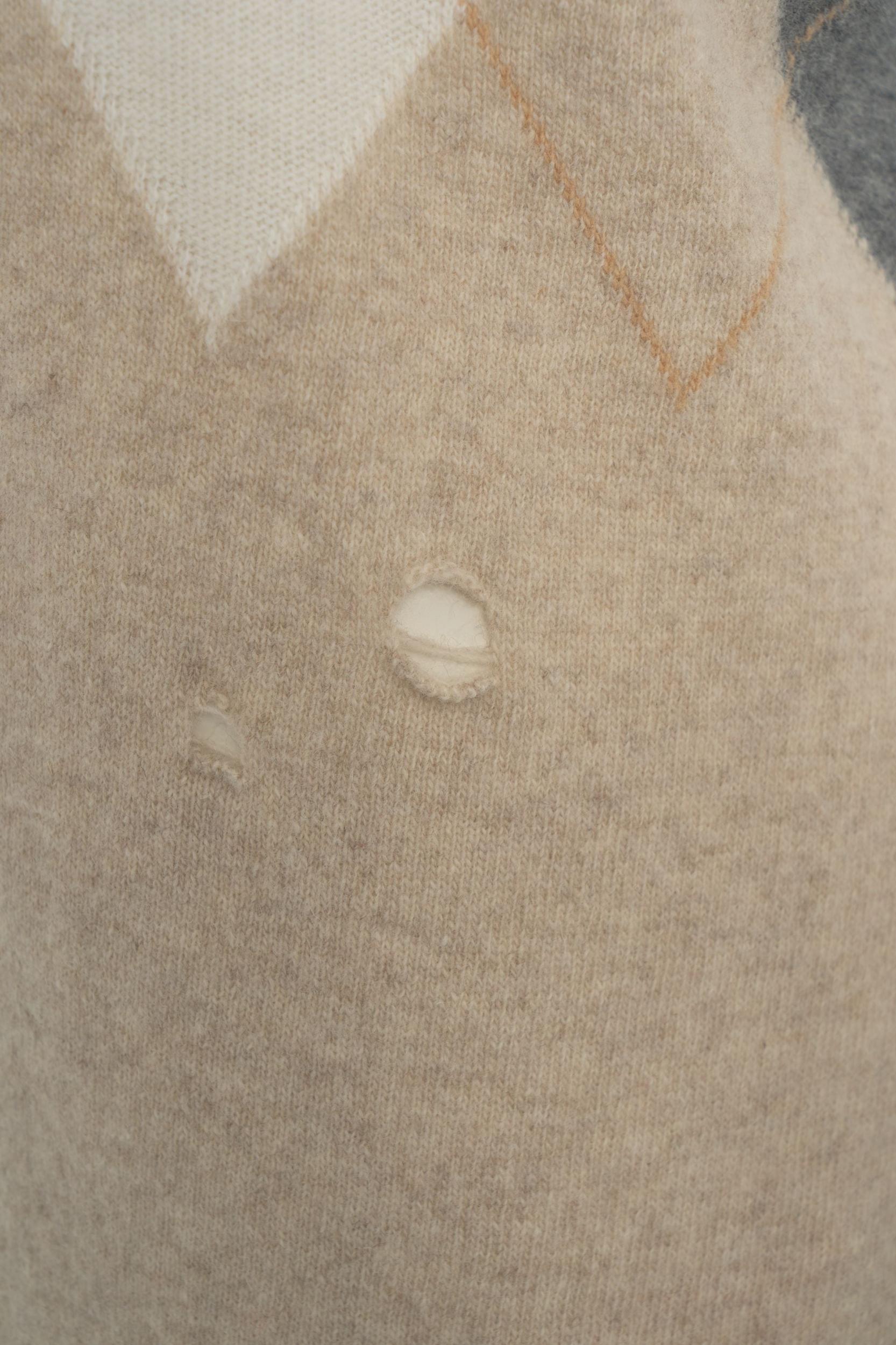 Knit vest with diamond pattern Product Image