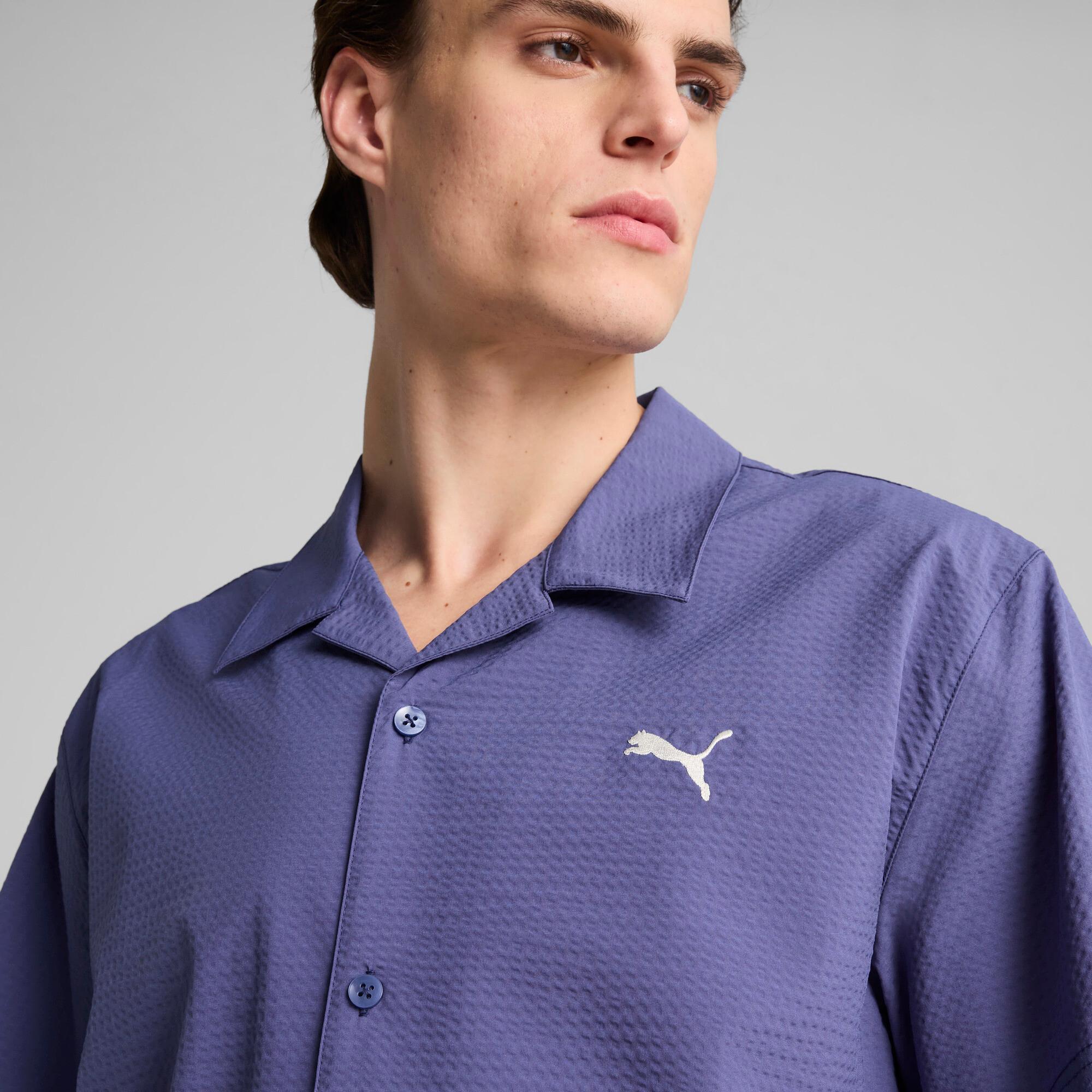 WARDROBE ESSENTIALS Men's Seersucker Relaxed Shirt Product Image