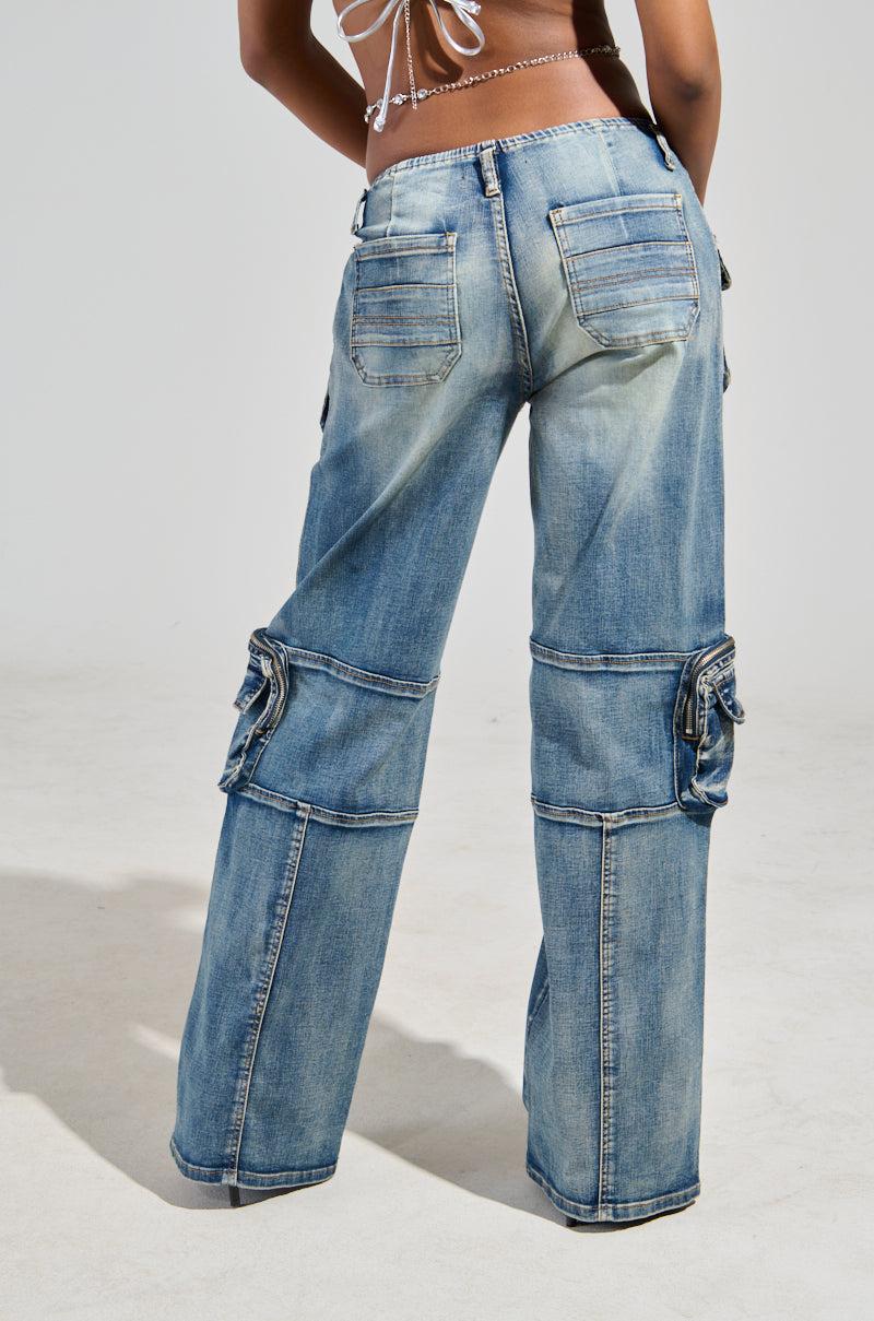 LOW RISE SHORTY OMBRE CARGO DENIM Product Image