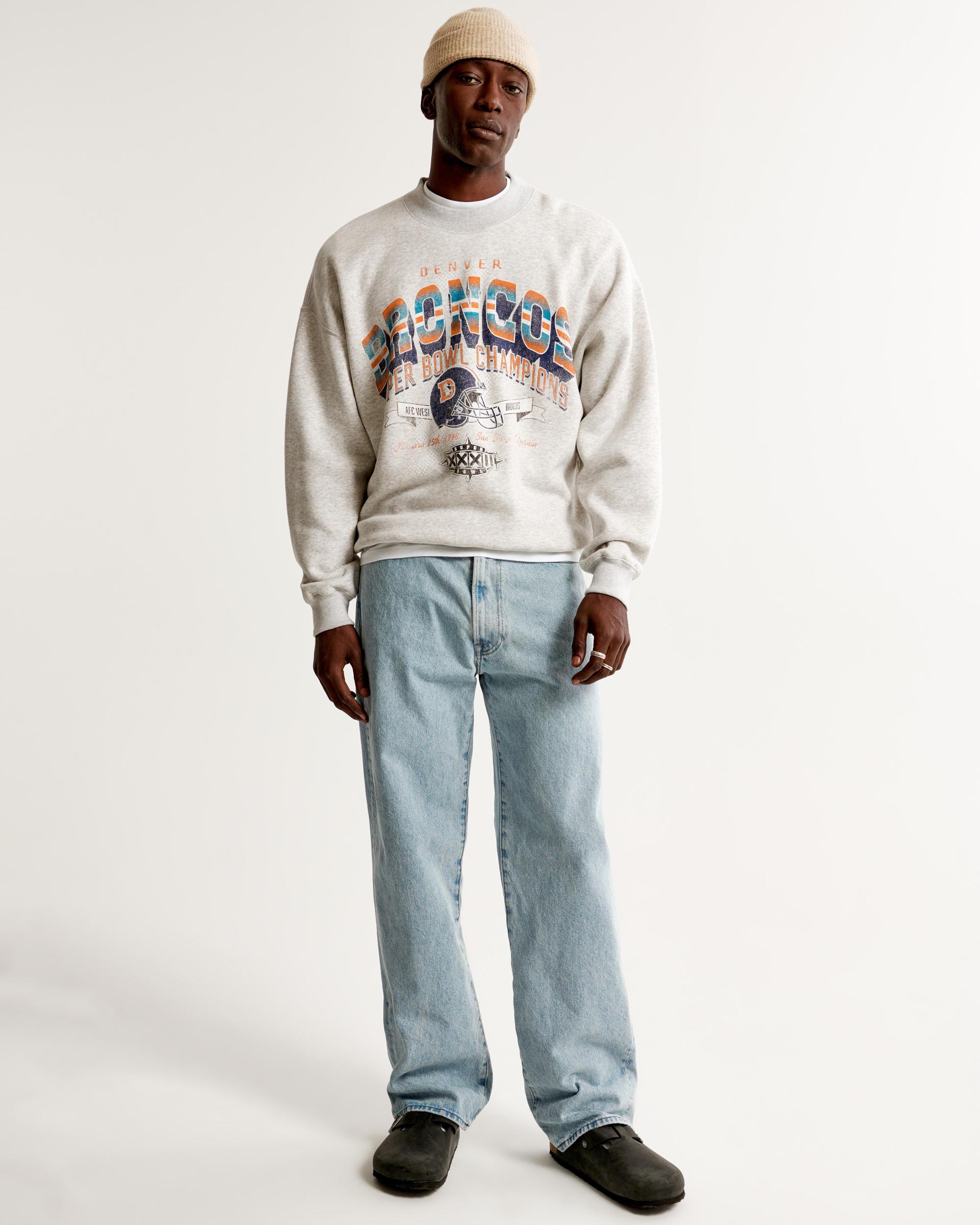 New England Patriots Graphic Crew Sweatshirt Product Image