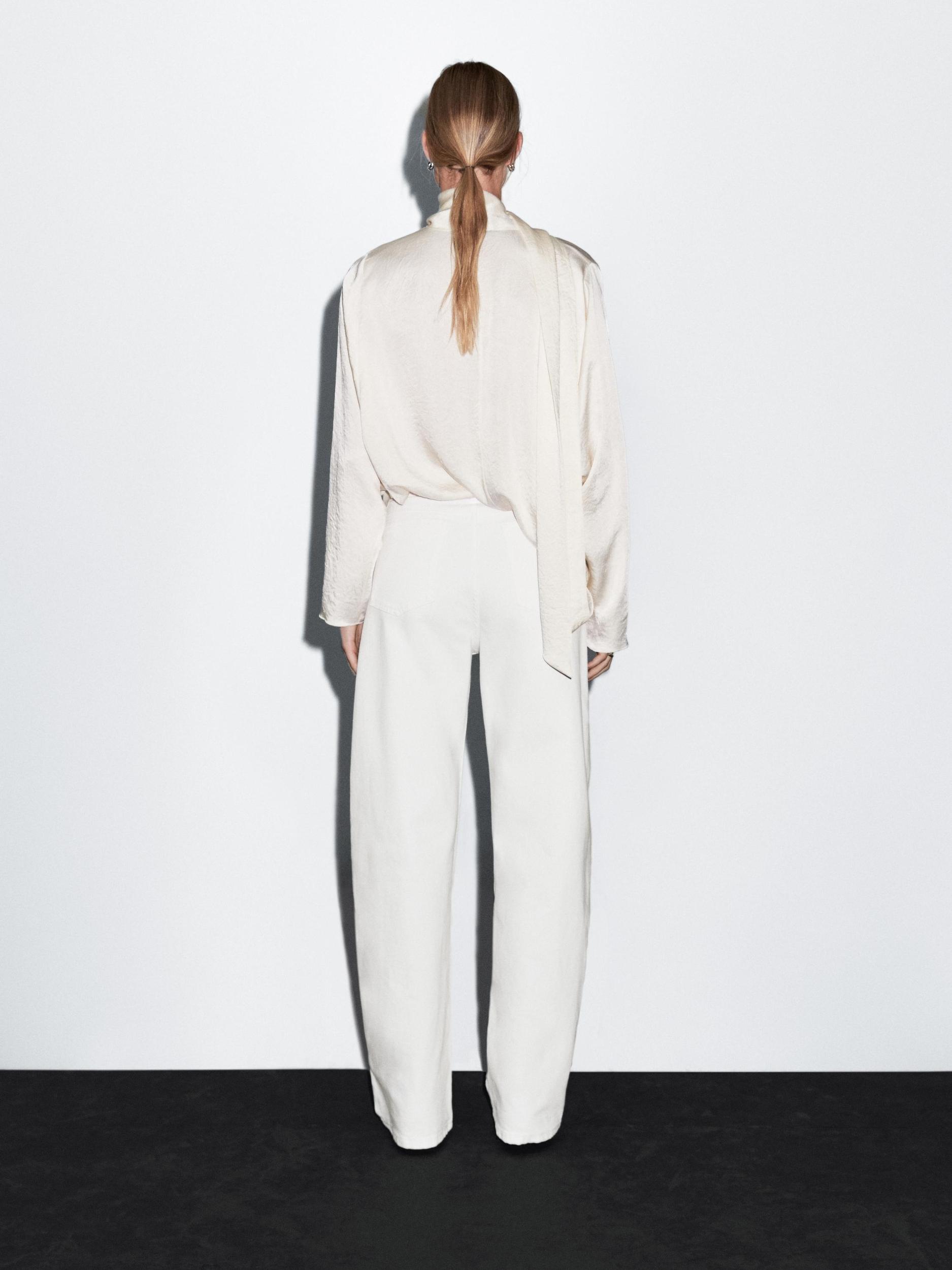 High-waist barrel fit jeans Product Image