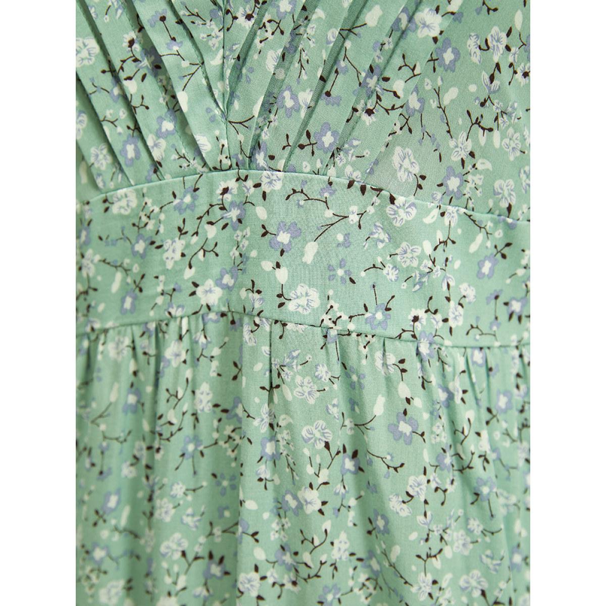 Plus Size Ditsy Floral Plicated Detail Ruffles Wideband Waist Dress Mint Women Elegant Gathered V-neck Short sleeve Curvy Knee Dress BloomChic 28/5X Product Image