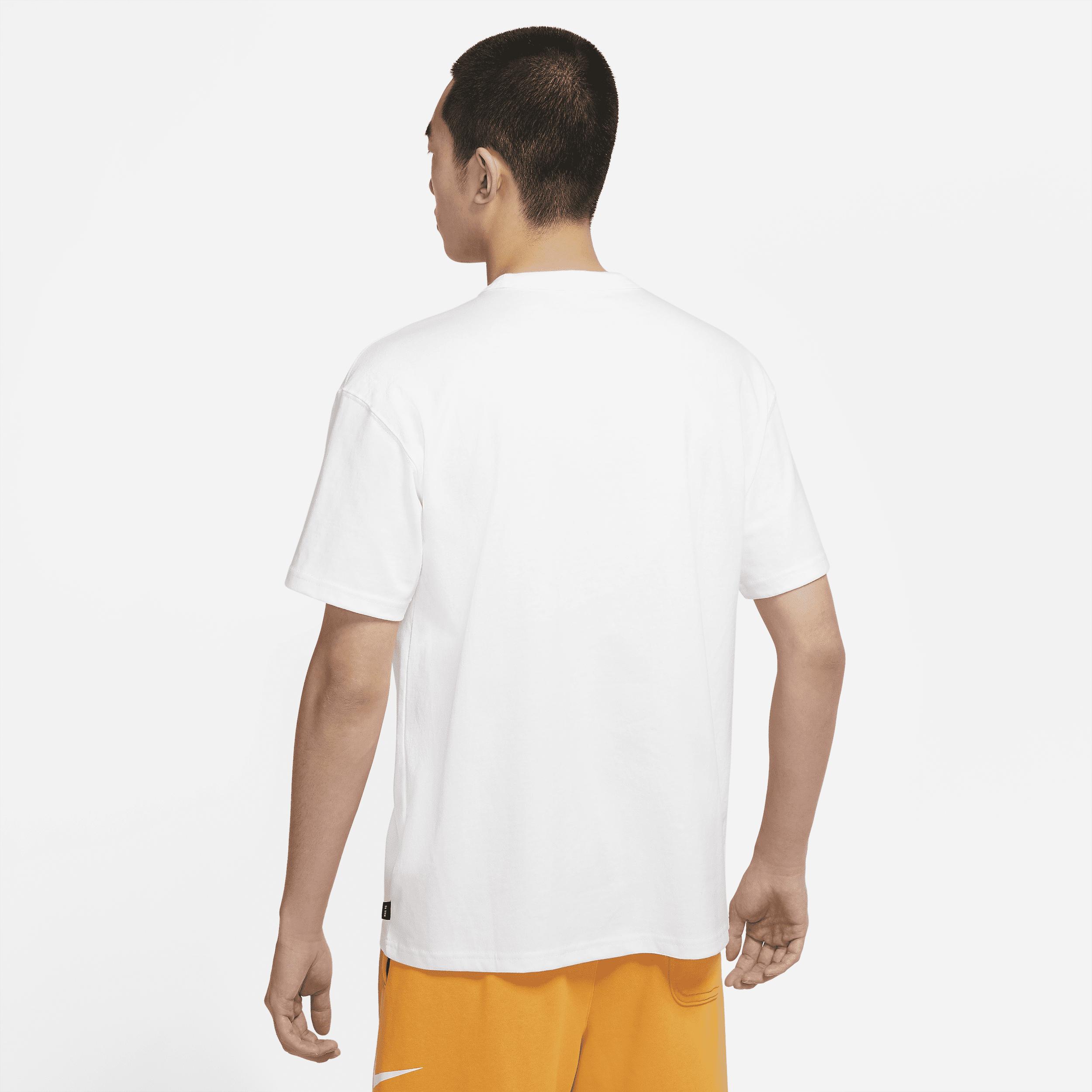 Nike Sportswear Premium Essentials Men's Pocket T-Shirt Product Image