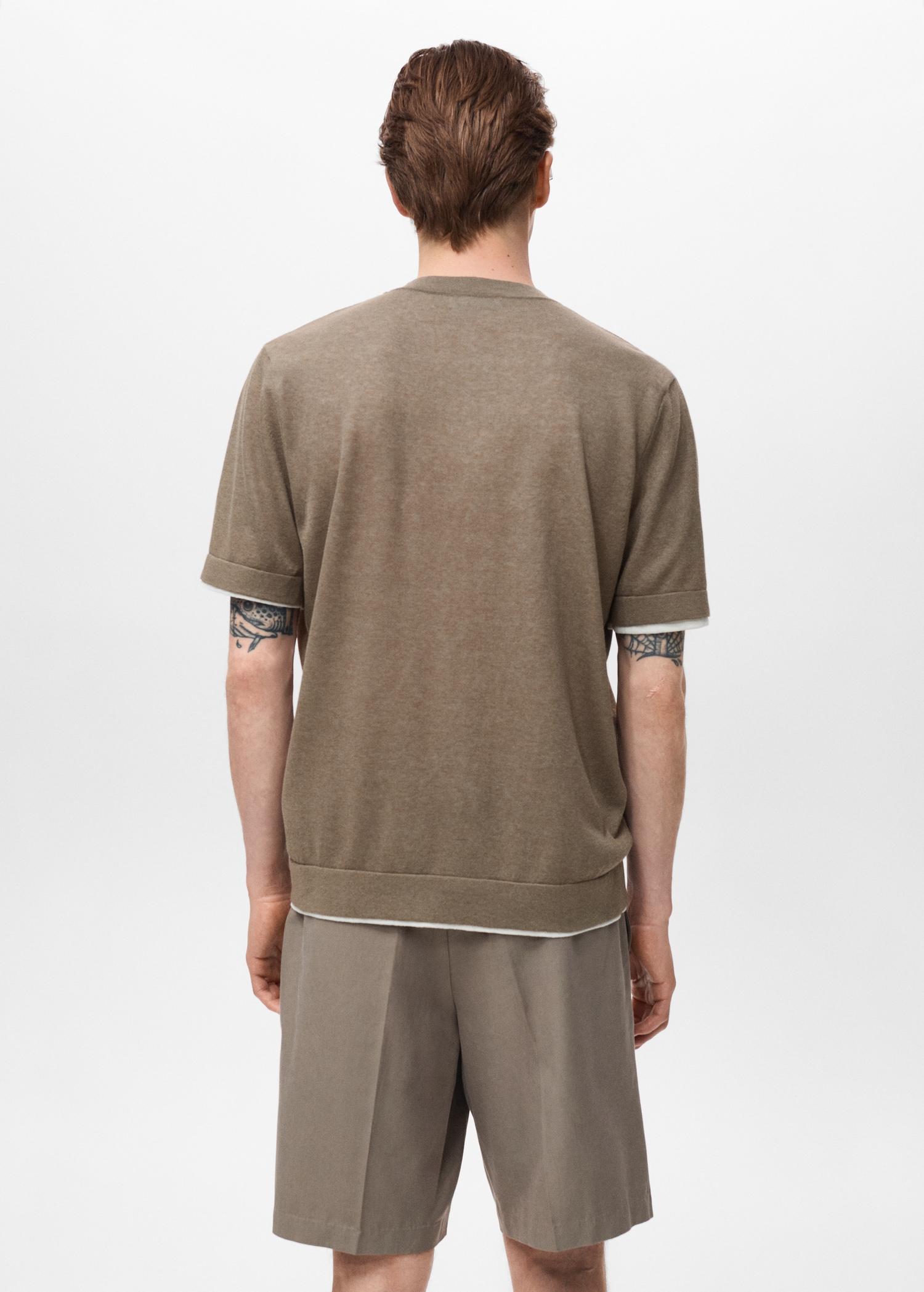 Contrasting cotton-blend T-shirt - Men | MANGO USA Product Image