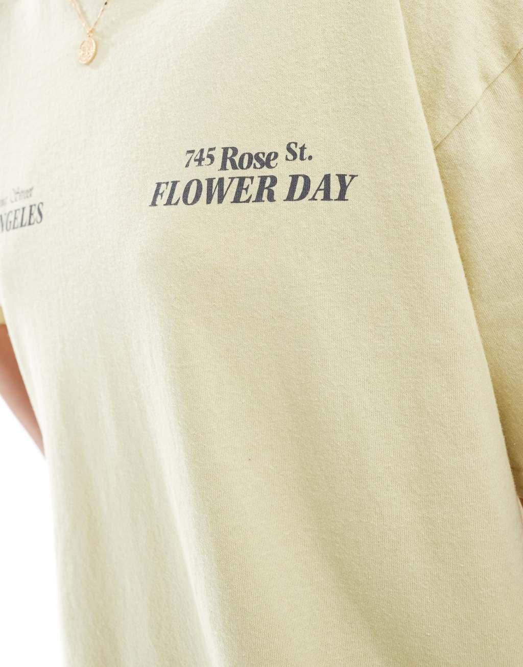 Pull&Bear oversized boxy print tee in yellow Product Image