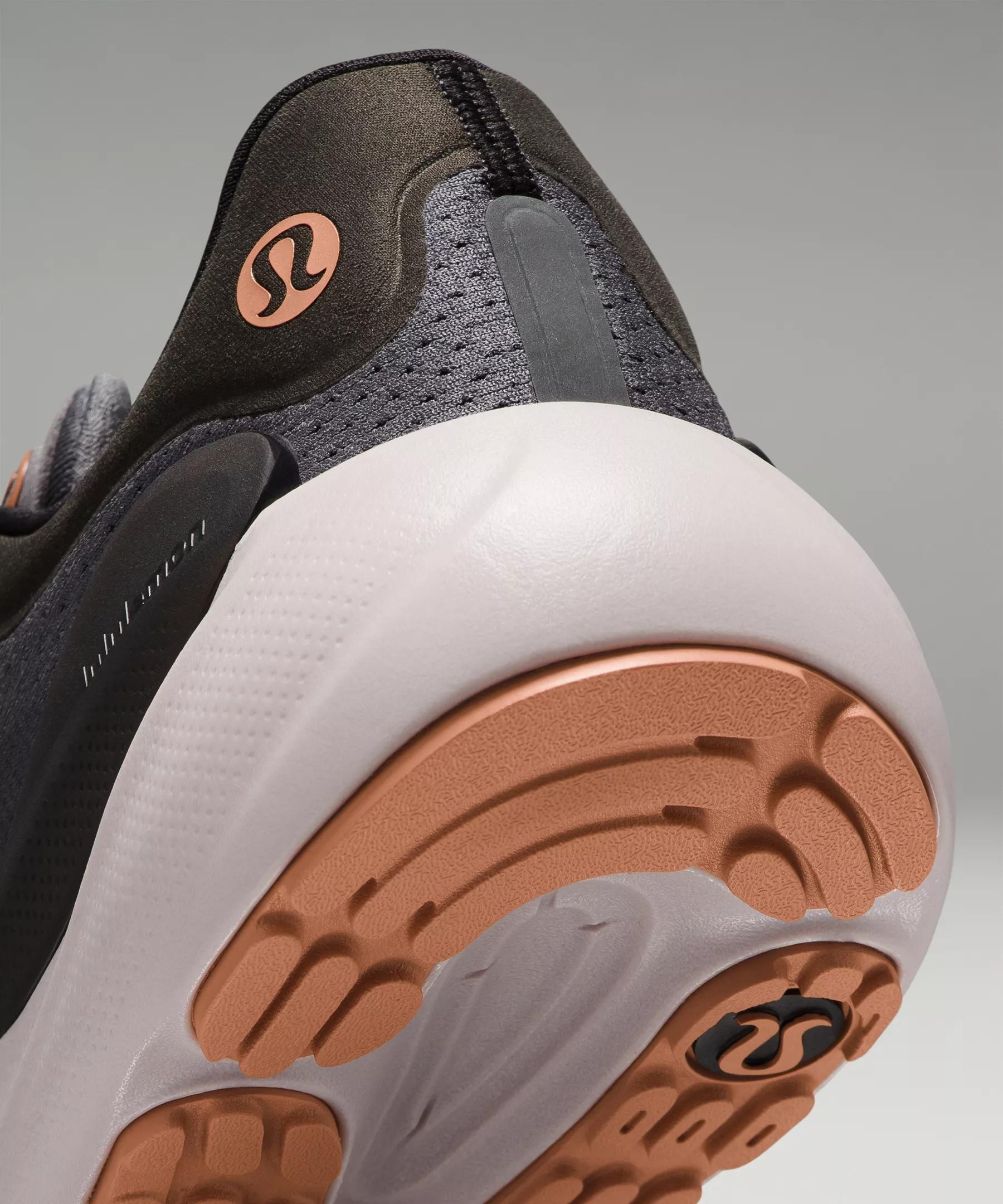 Men's Beyondfeel Running Shoe Product Image