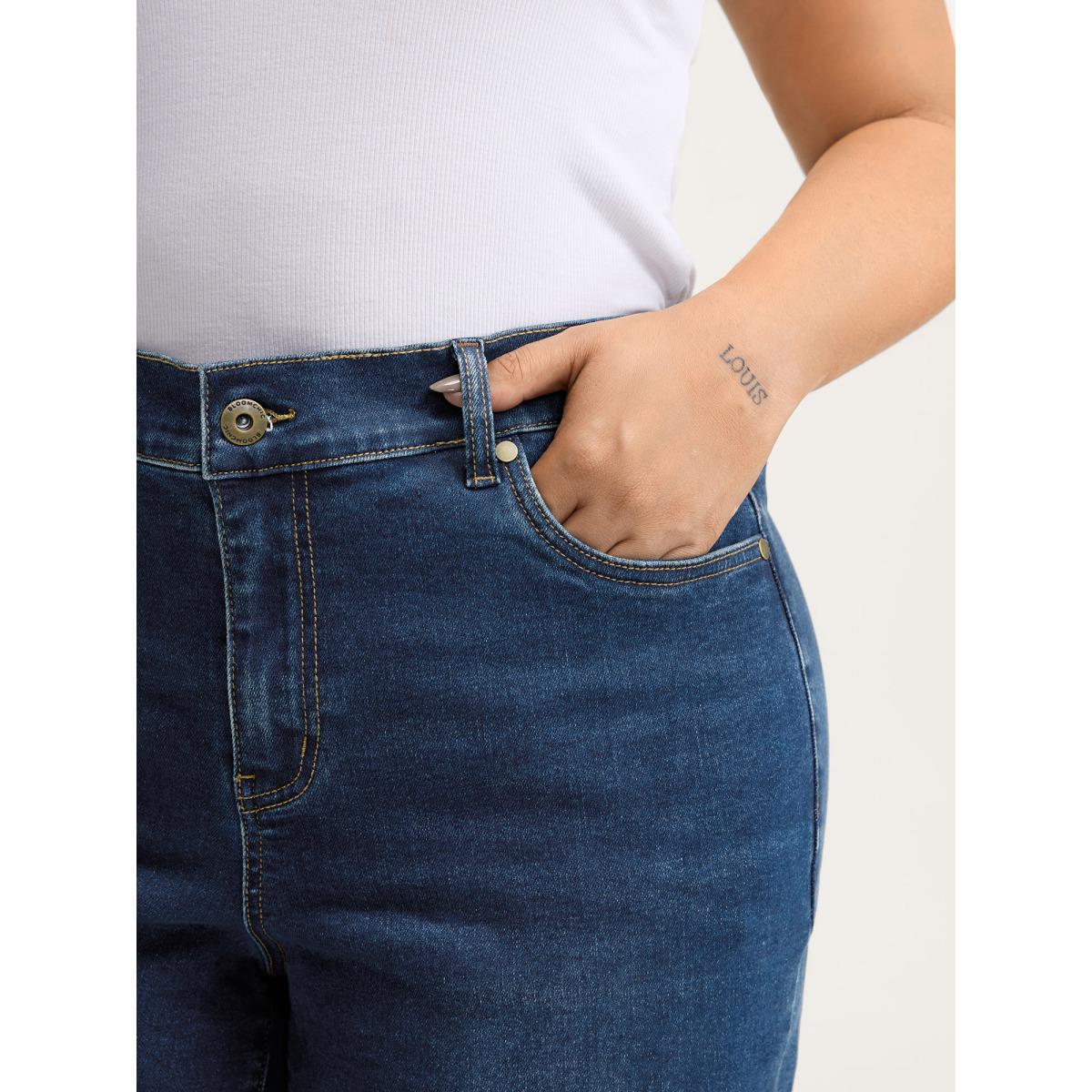 Plus Size Stretch Frayed Hem Straight-Leg Jeans Women Bluevintage Leisure High stretch Slanted pocket Jeans BloomChic 24/3X Product Image