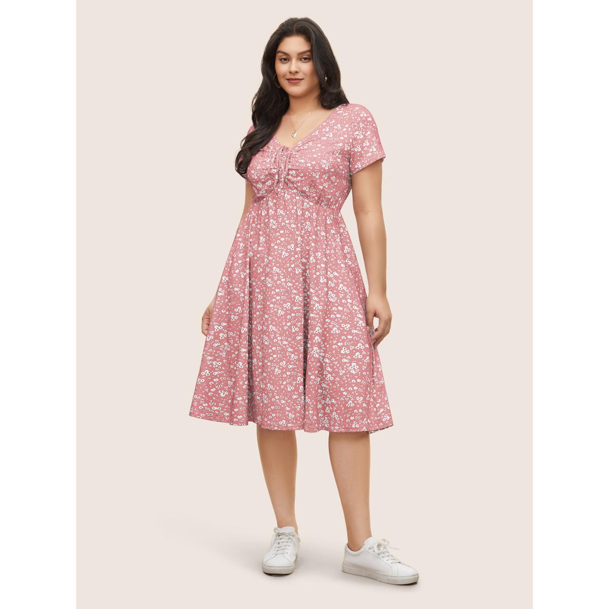 Plus Size Ditsy Floral Elastic Waist Knot Drawstring Dress Blush Women Leisure Non V-neck Short sleeve Curvy Midi Dress BloomChic 28/5X Product Image