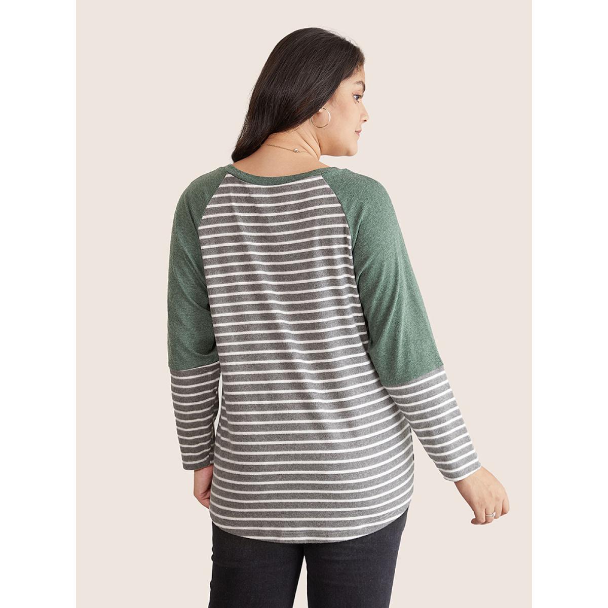 Plus Size Patchwork Striped Patched Pocket Raglan Sleeve T-shirt Green Women Casual Contrast Striped Round Neck Dailywear T-shirts BloomChic 30/6X Product Image