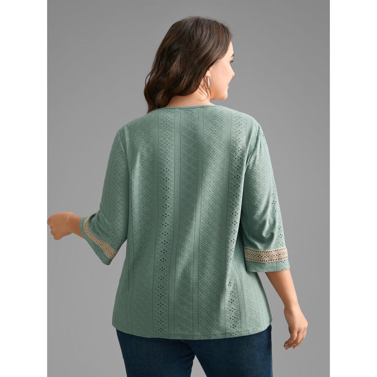 Plus Size Woven Ribbon Patchwork Contrast T-shirt Greenbean Women Casual Woven ribbon&lace trim V-neck Everyday T-shirts BloomChic 22-24/3X Product Image