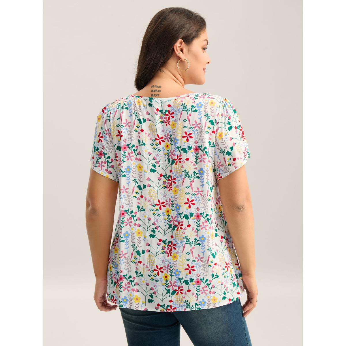 Plus Size Originalwhite Sweet Floral Print Print Pleated Front Blouse Women Short sleeve Round Neck Everyday-Elegant Blouses BloomChic 26/4X Product Image