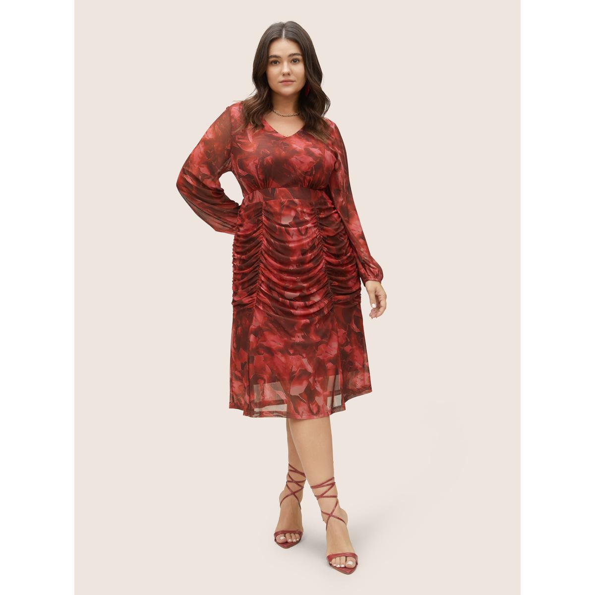 Plus Size Floral Print Pocket Ruched Hem Dress Raspberry Women Elegant Gathered V-neck Long Sleeve Curvy Midi Dress BloomChic 22-24/3X Product Image