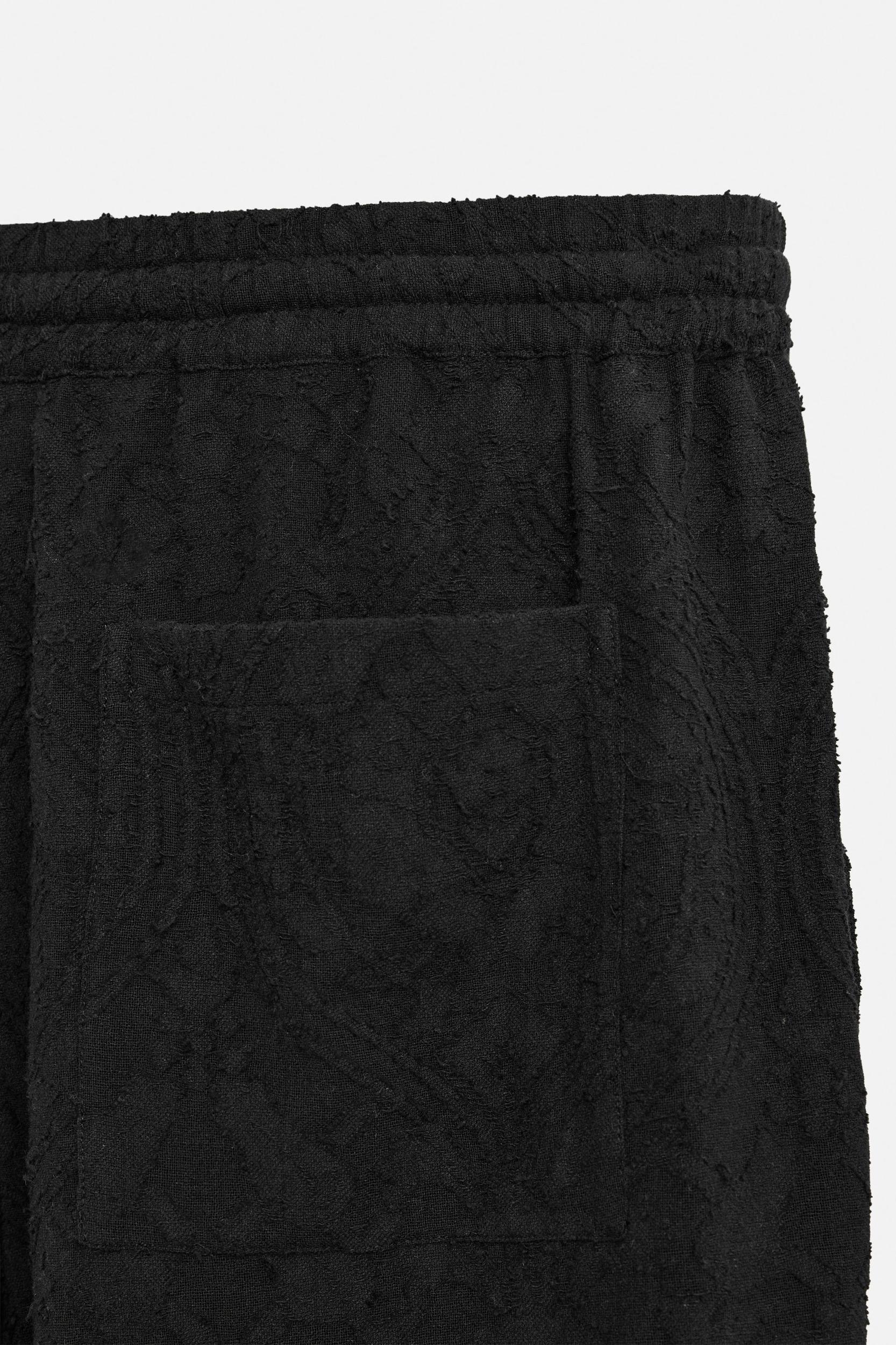 RELAXED FIT JACQUARD SHORTS Product Image