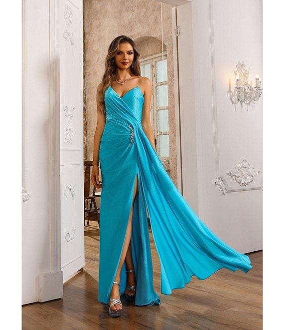Terani Couture Stretch Metallic Sweetheart Neck Sleeveless Beaded Applique Sheath Gown Product Image