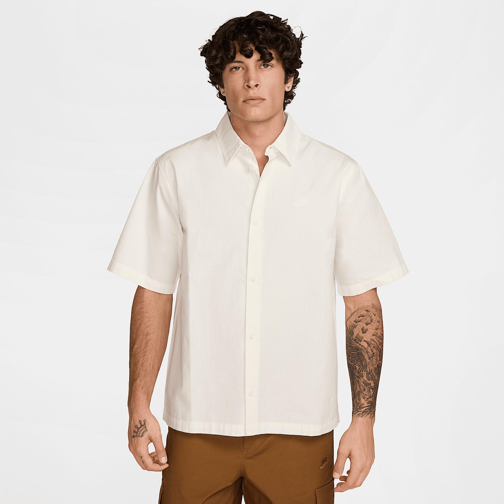 Nike Men's Club Short-Sleeve Button-Down Shirt Product Image