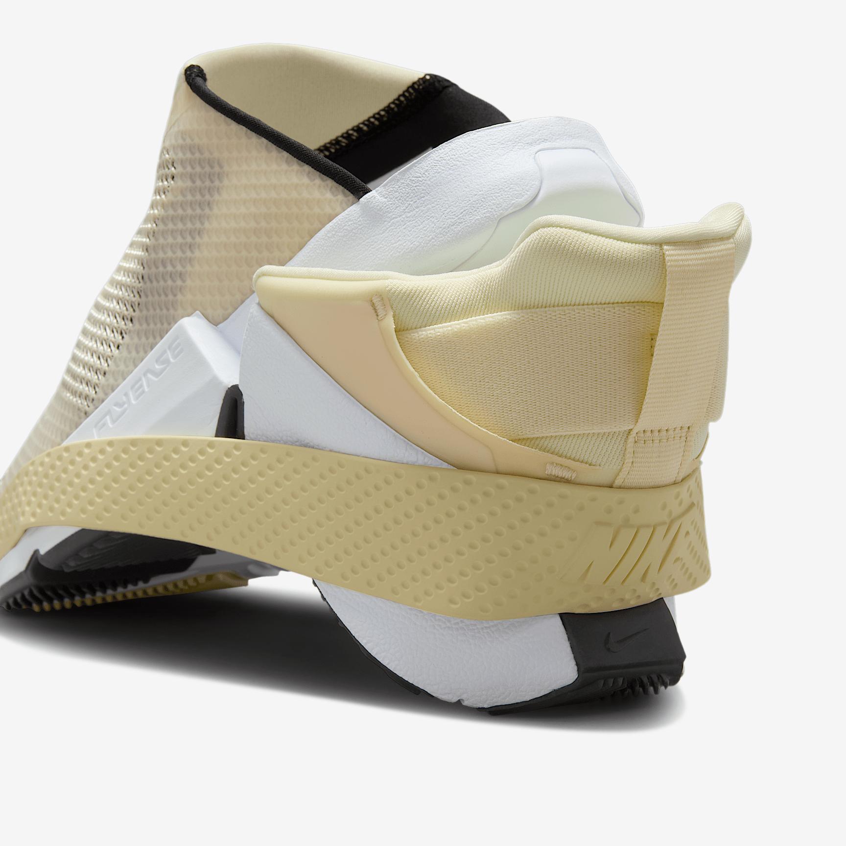 Nike Womens Go FlyEase Easy On/Off Shoes | DR5540-700 Product Image