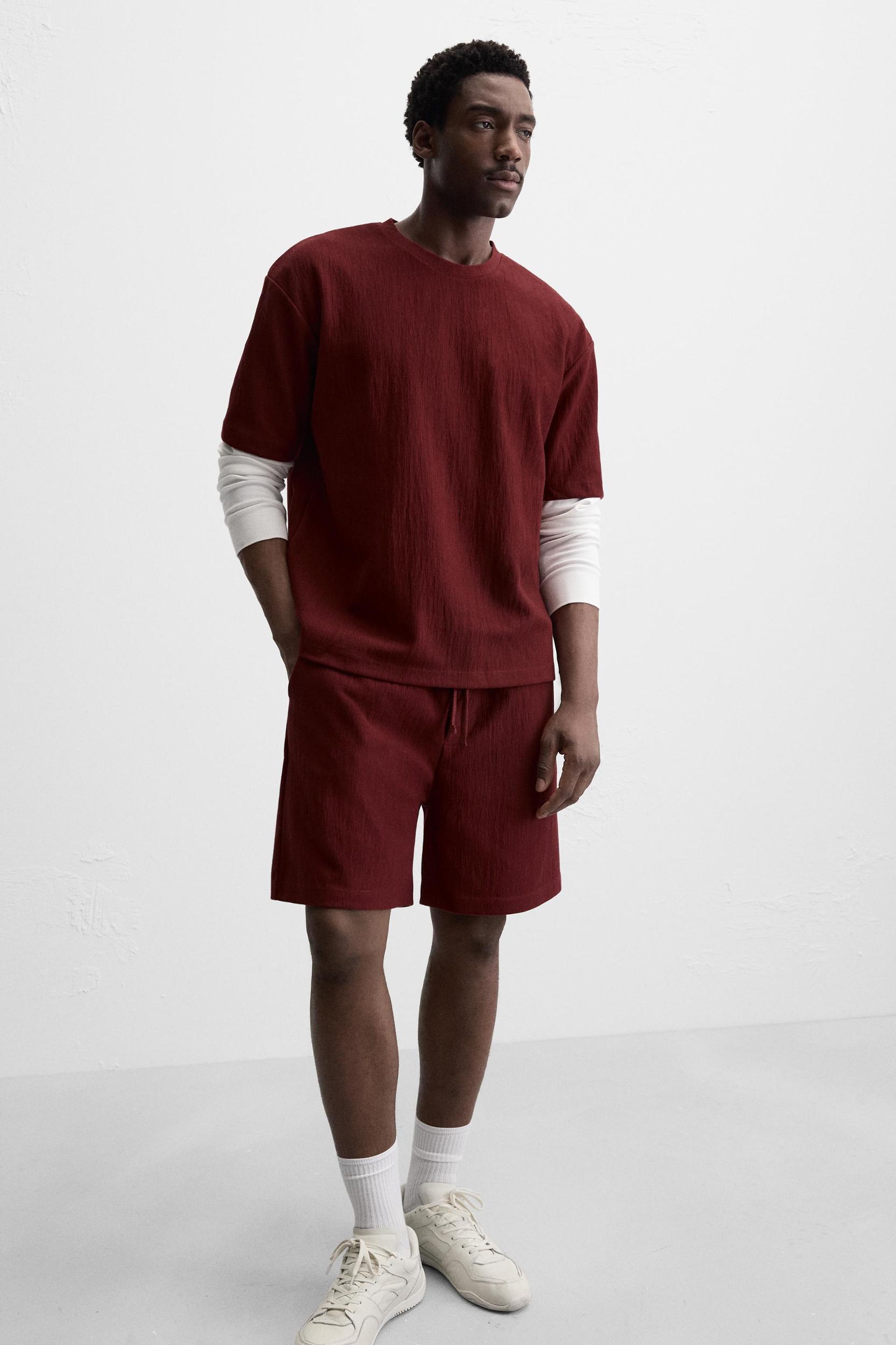TEXTURED JOGGER SHORTS Product Image