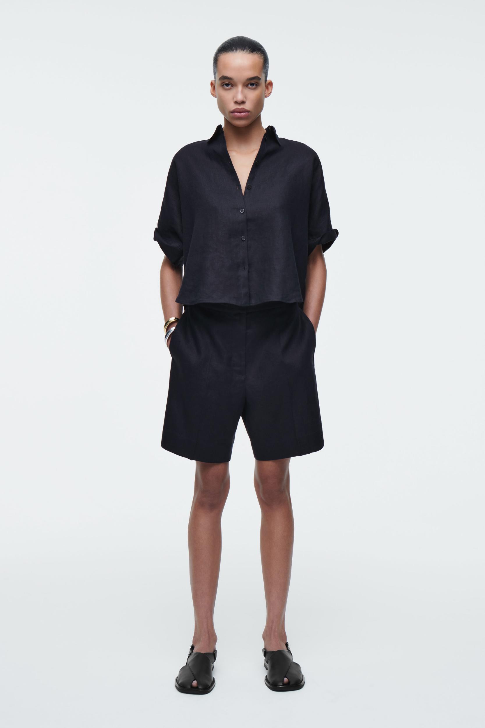 TAILORED ELASTICATED LINEN SHORTS Product Image