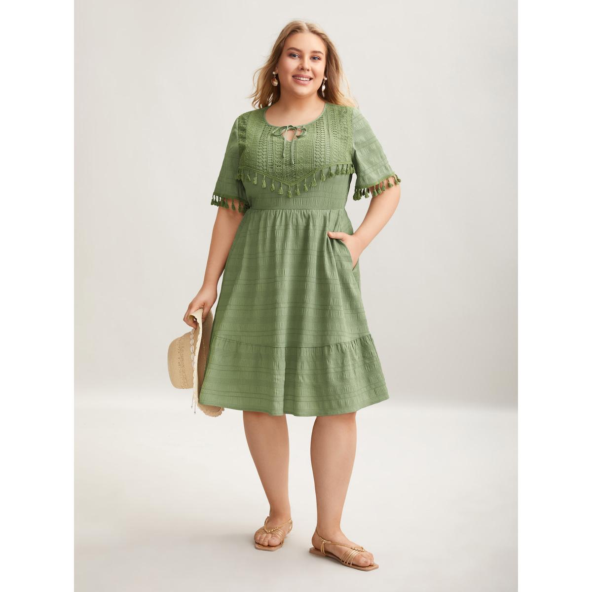 Plus Size Lace Neck-Tie Pockets Tiered Midi Dress Greenbean Women Resort Woven ribbon&lace trim Round Neck Short sleeve Curvy BloomChic 14-16/1X Product Image